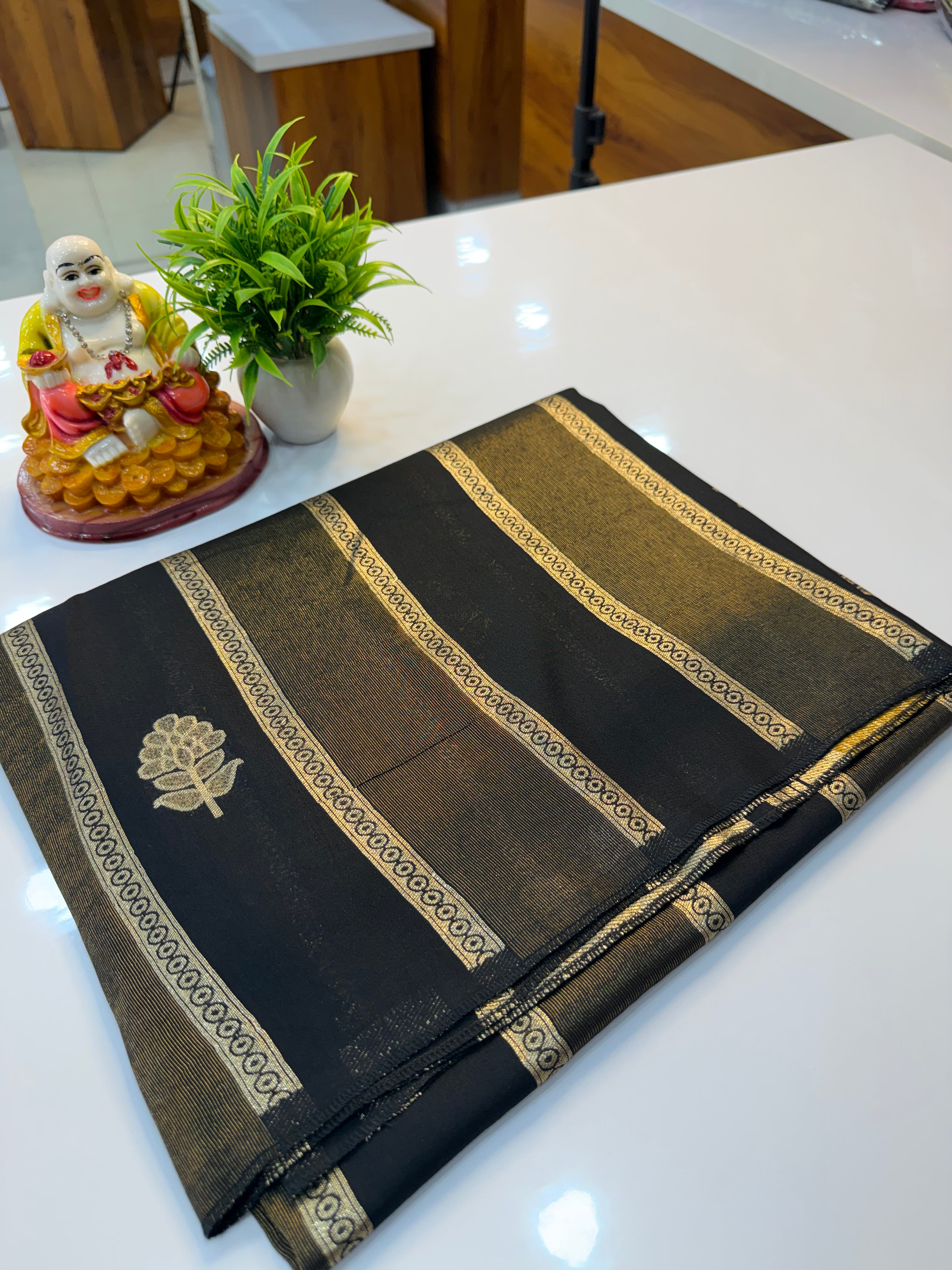 Premium Semi Viscose Saree with Rich Pallu & Butta Blouse…