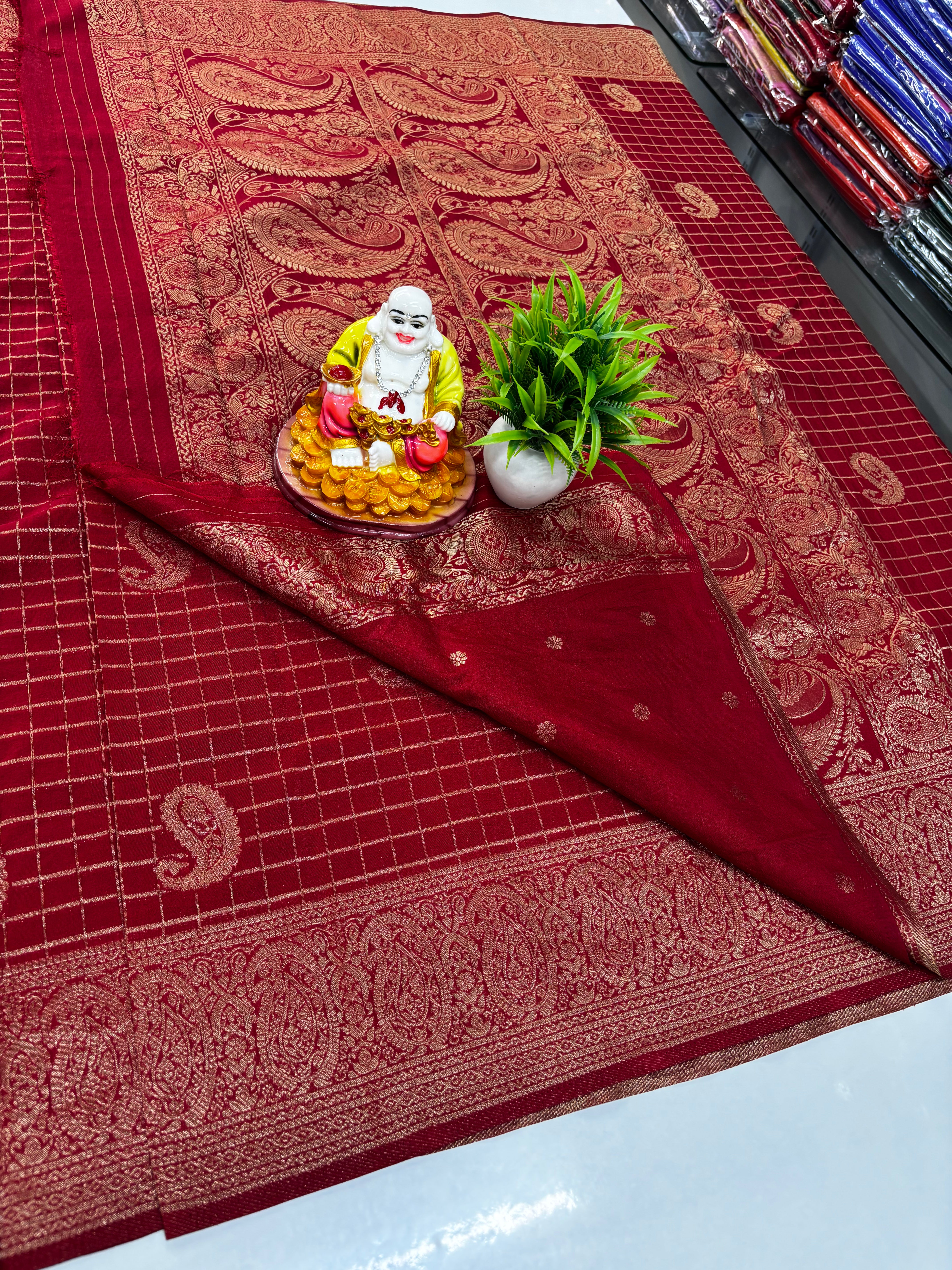 Premium Georgette Saree with Chex Pattern & Mango Design Rich Pallu