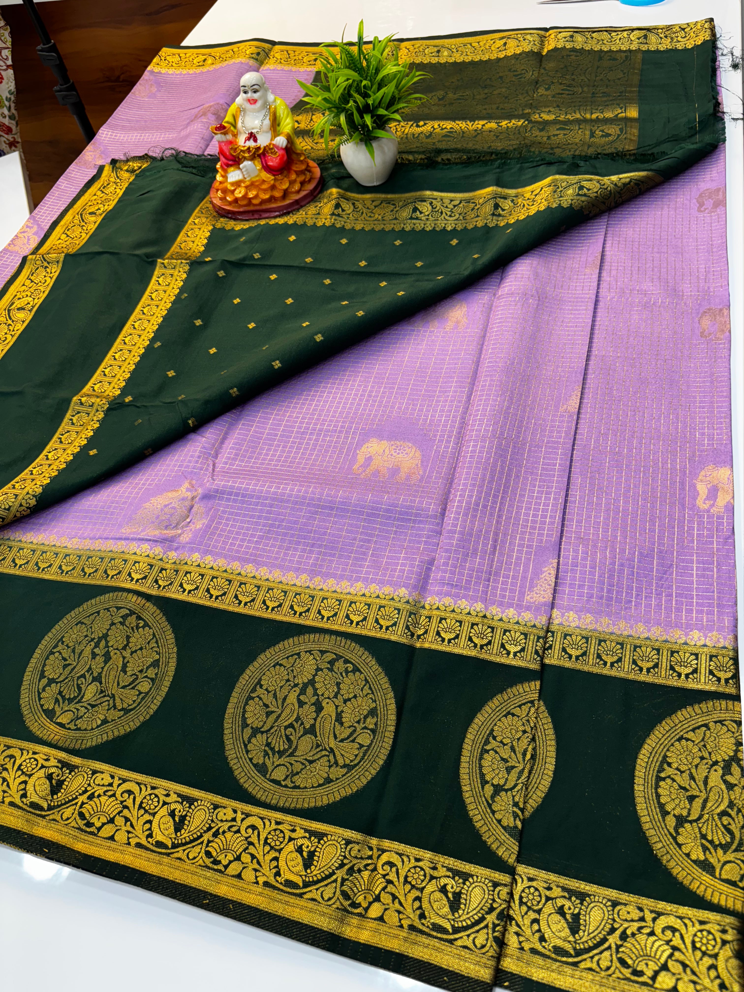 Premium Georgette Saree with Checks Pattern & Rich Pallu