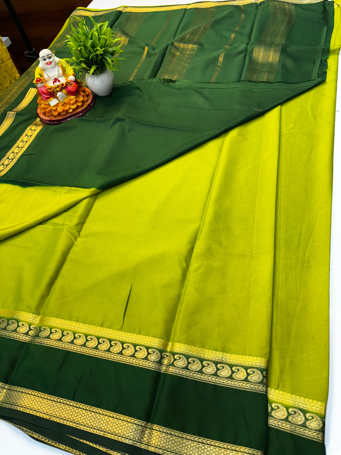 Mysore Crepe Silk Saree with Mango Bentex Border