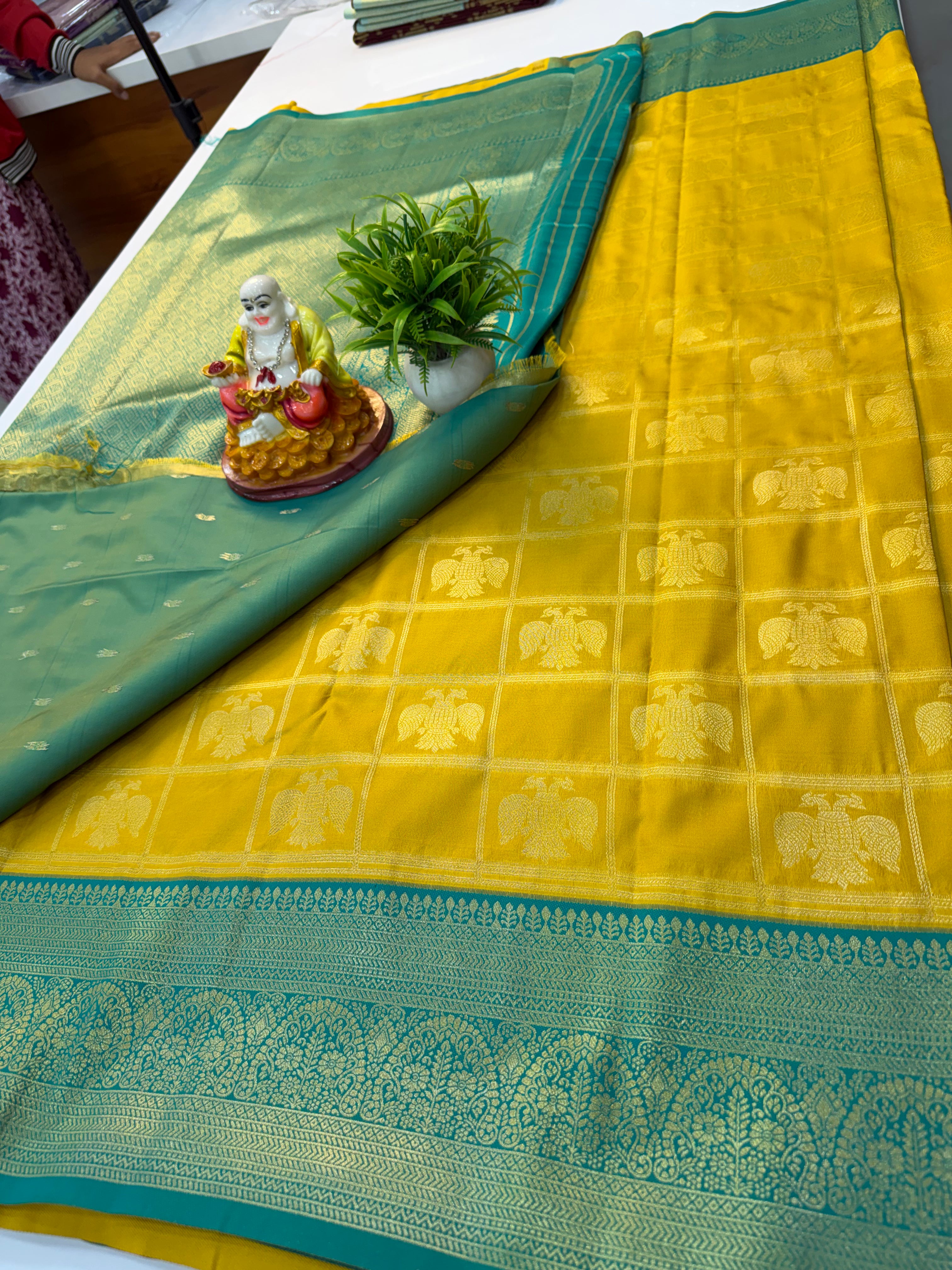 Ganda Berunda Design Saree with Rich Pallu & Butta Blouse…