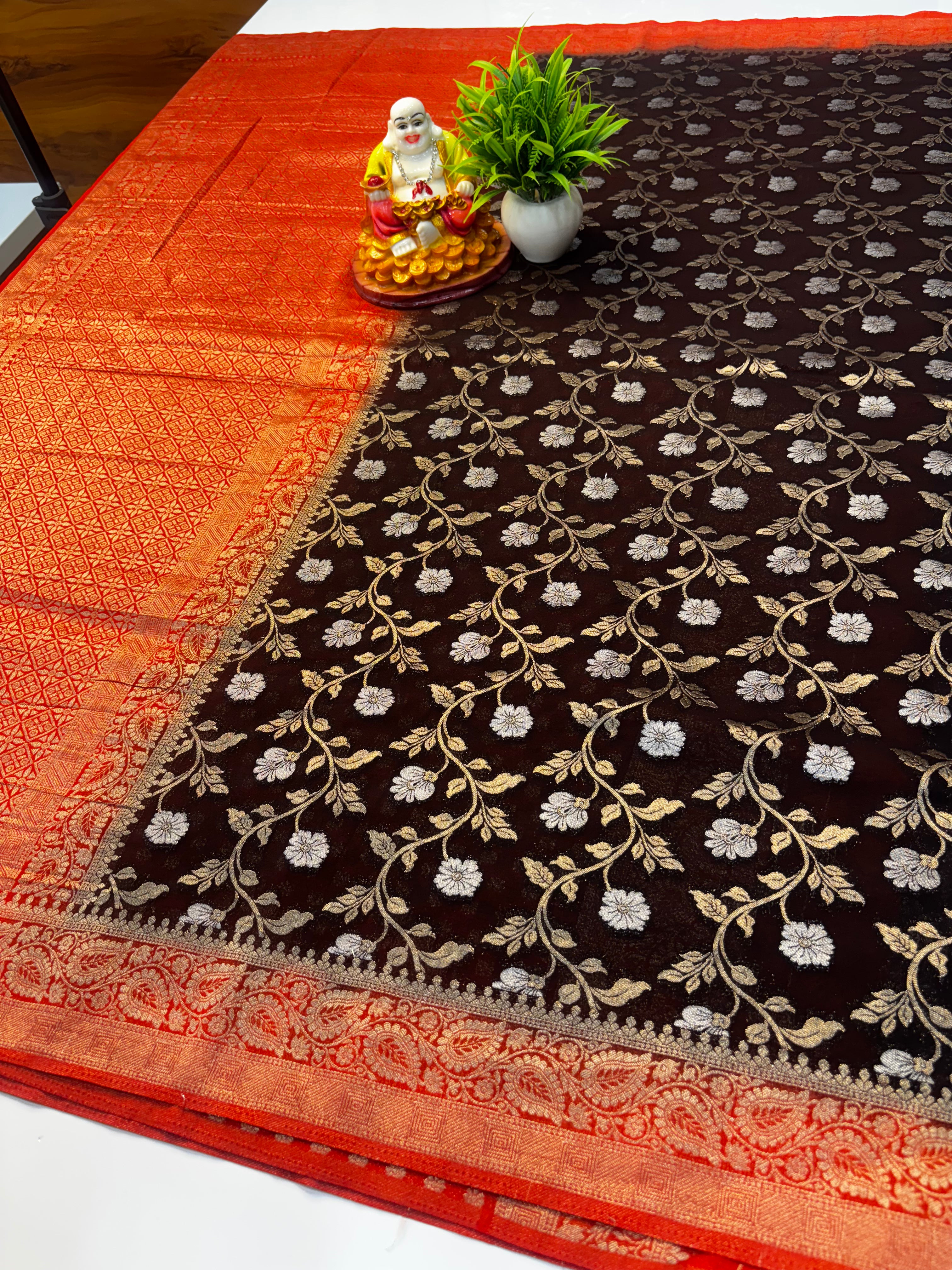 Premium Wrinkle Crepe Silk Saree with Jaal Pattern & Rich Pallu