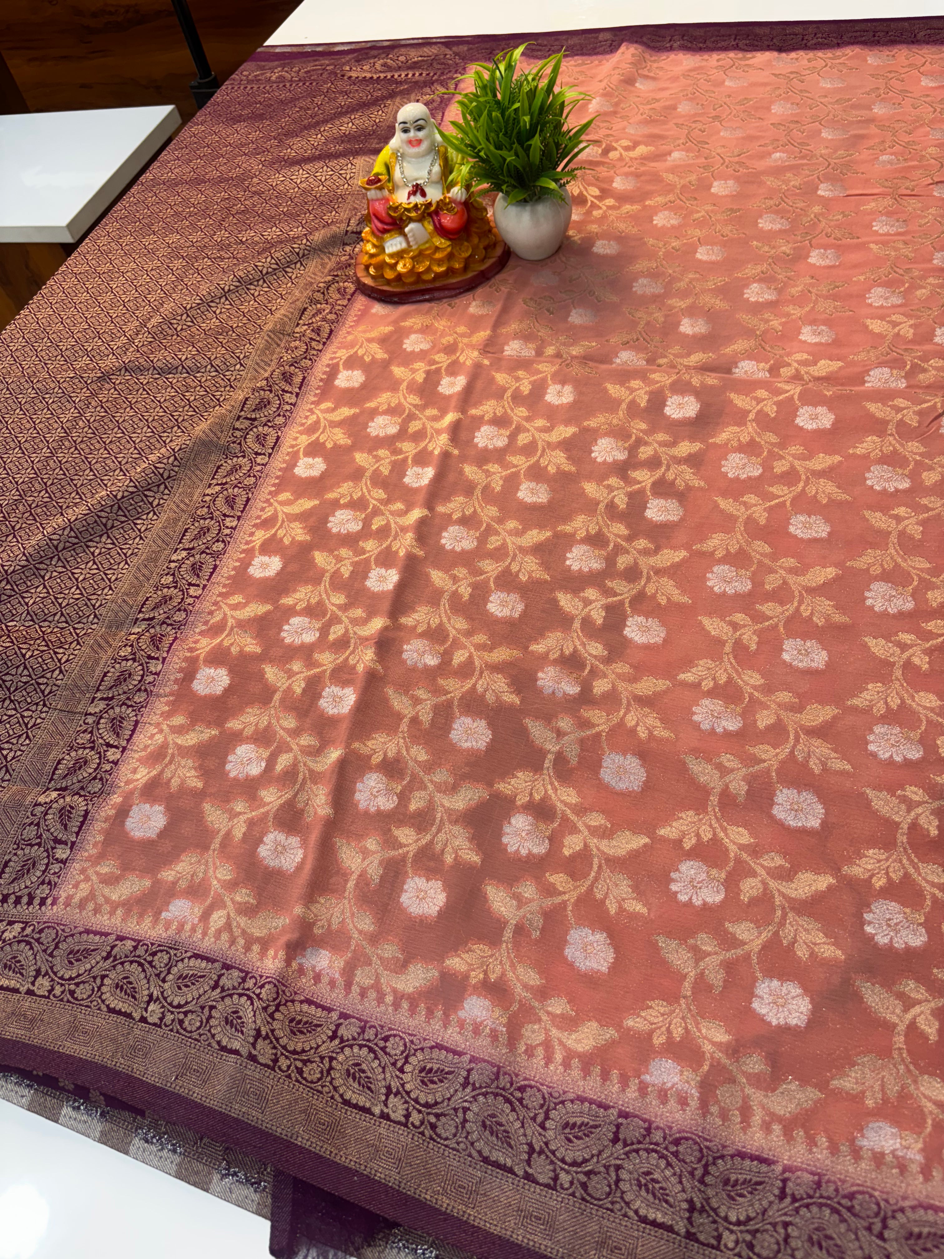 Premium Wrinkle Crepe Silk Saree with Jaal Pattern & Rich Pallu