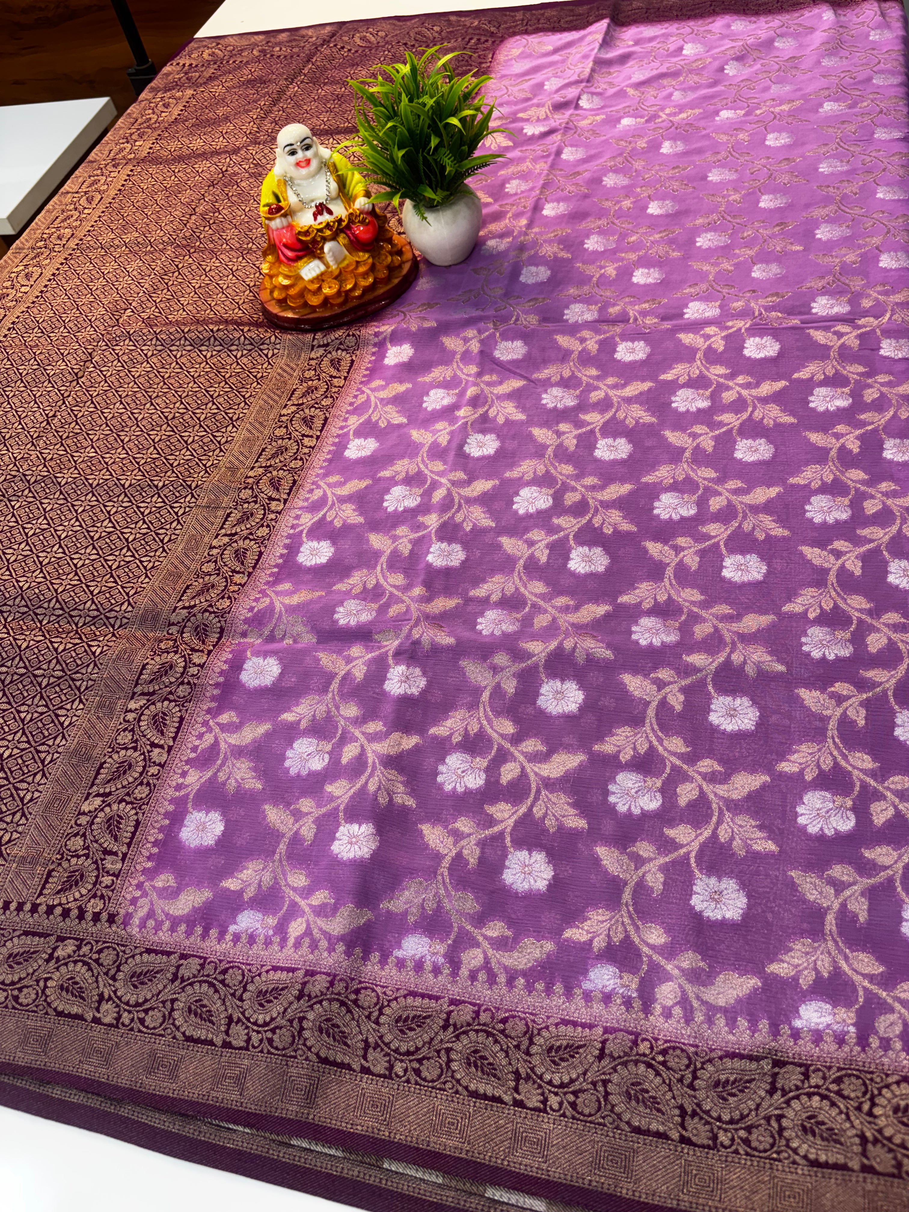 Premium Wrinkle Crepe Silk Saree with Jaal Pattern & Rich Pallu