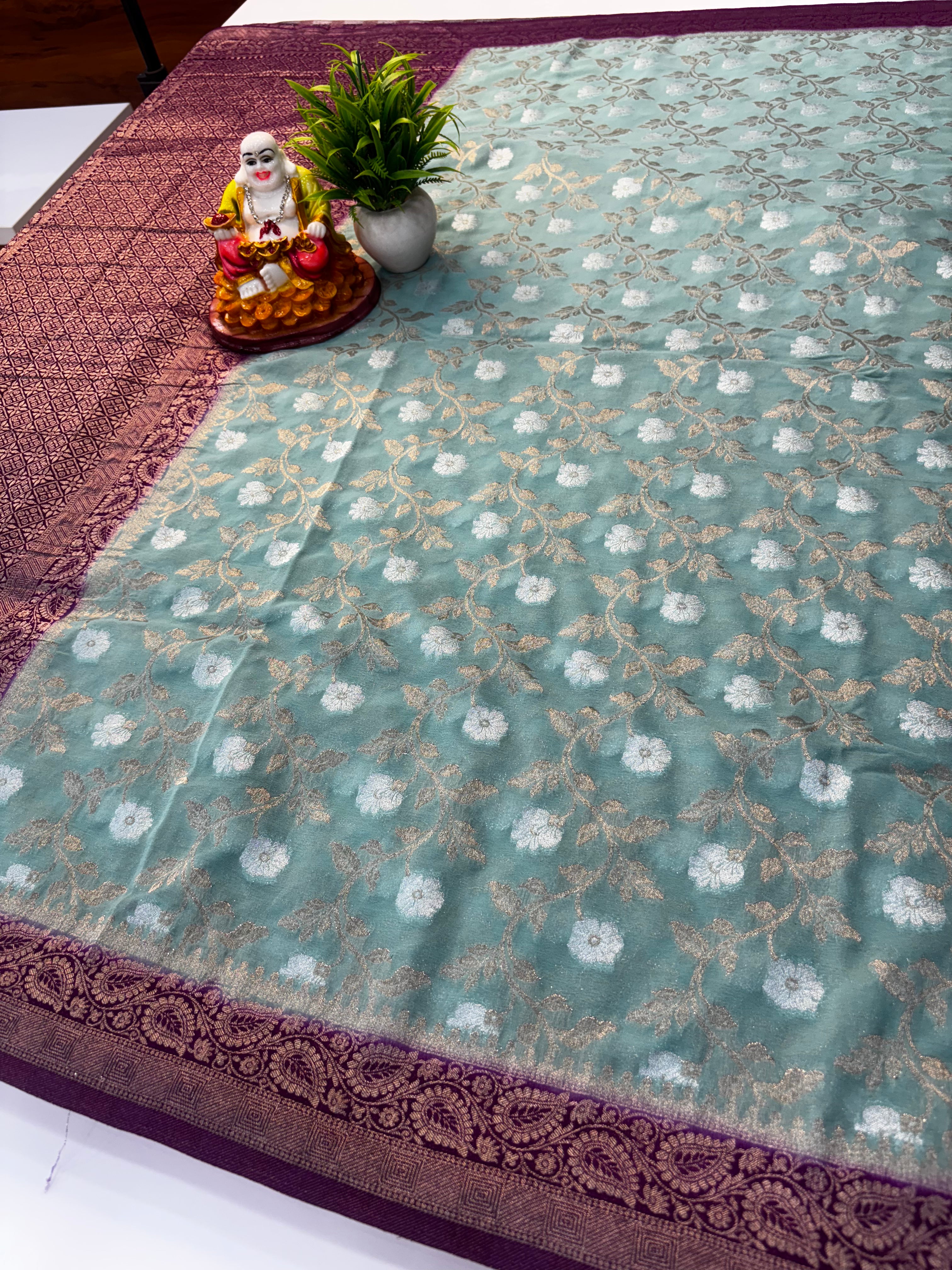 Premium Wrinkle Crepe Silk Saree with Jaal Pattern & Rich Pallu