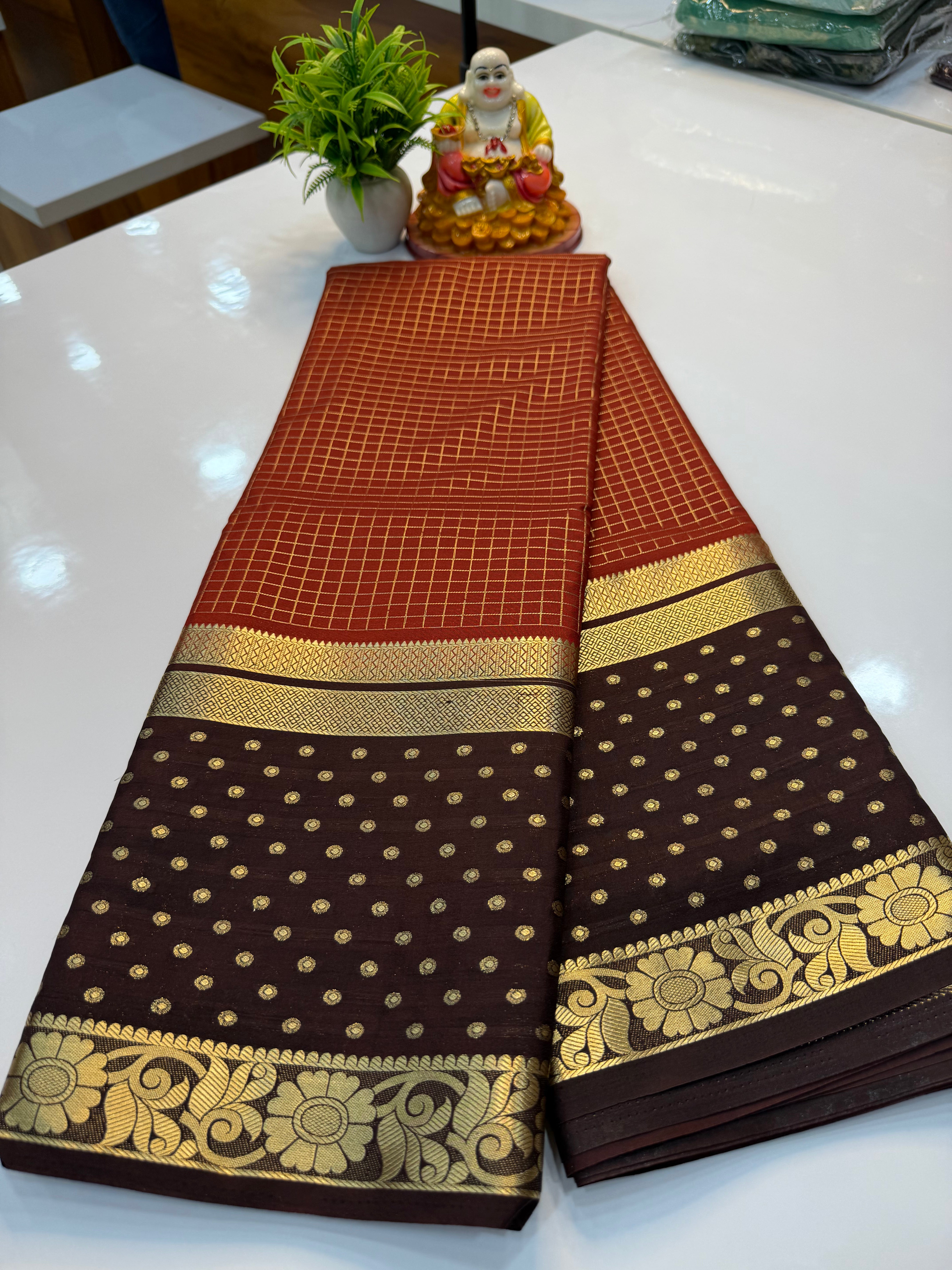 Premium Mysore Crepe Silk Saree with Checks & Bindhi Border…
