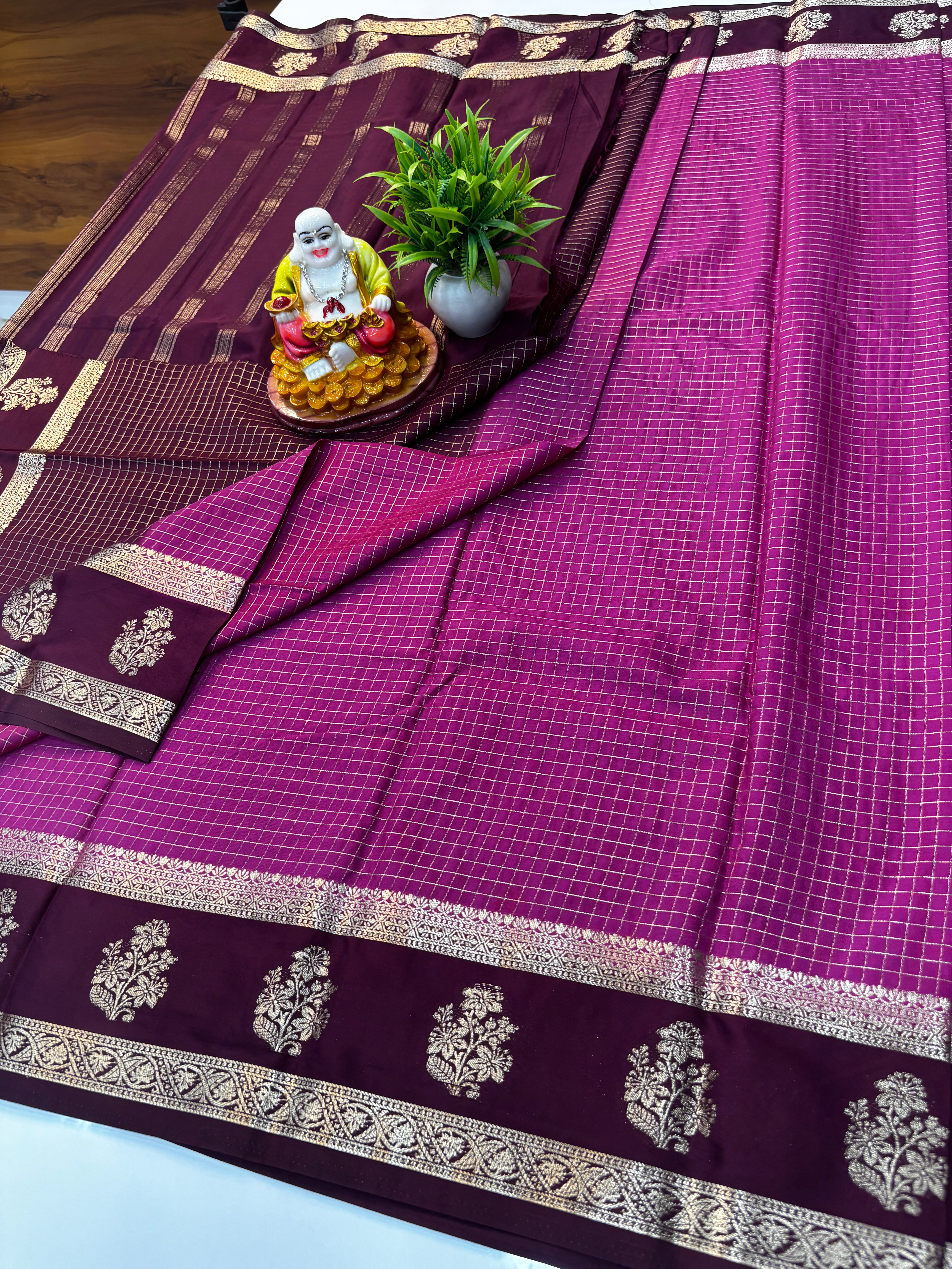 Mysore Crepe Silk Saree with Checks Pattern & Contrast Pallu