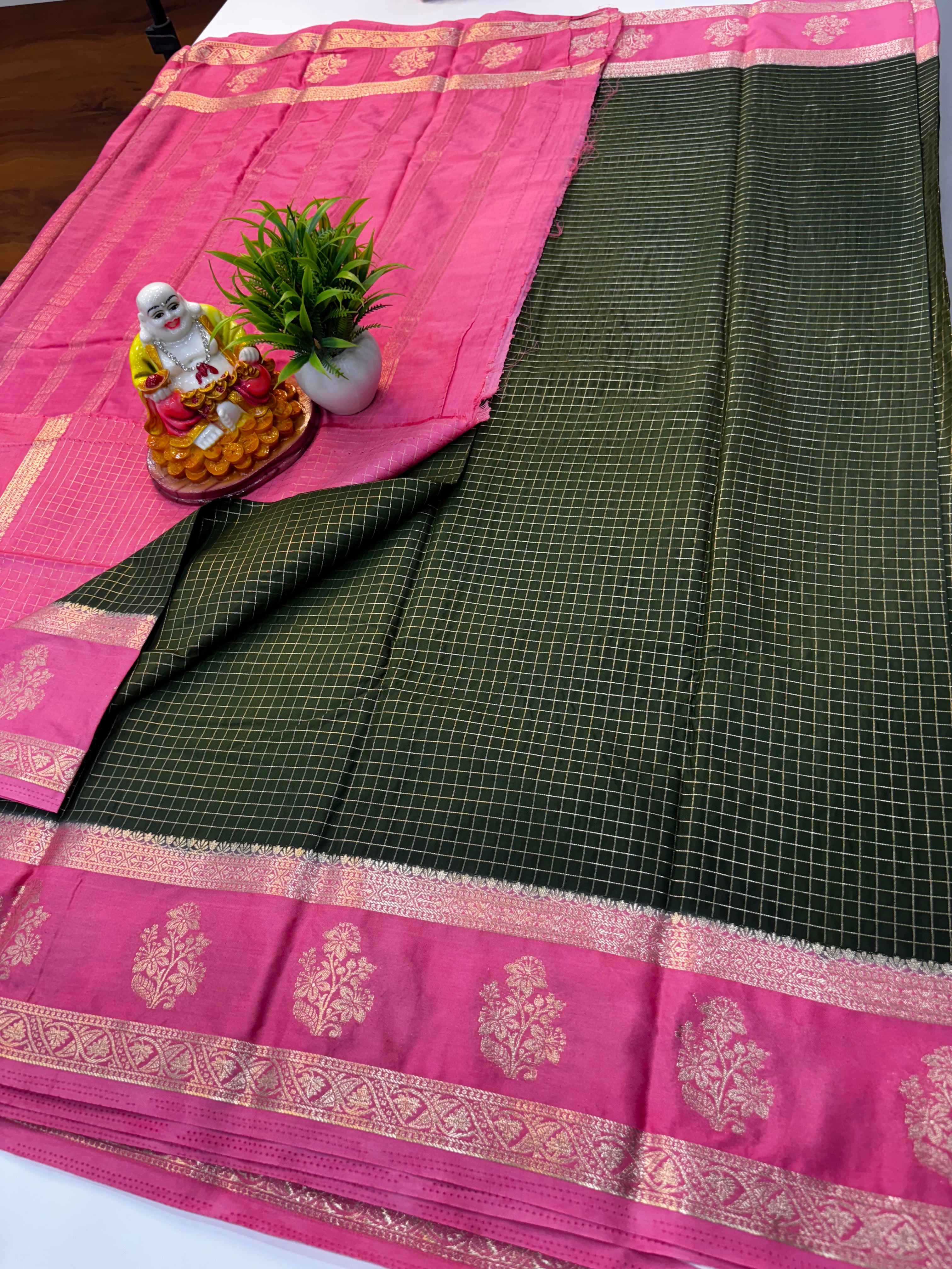 Mysore Crepe Silk Saree with Checks Pattern & Contrast Pallu