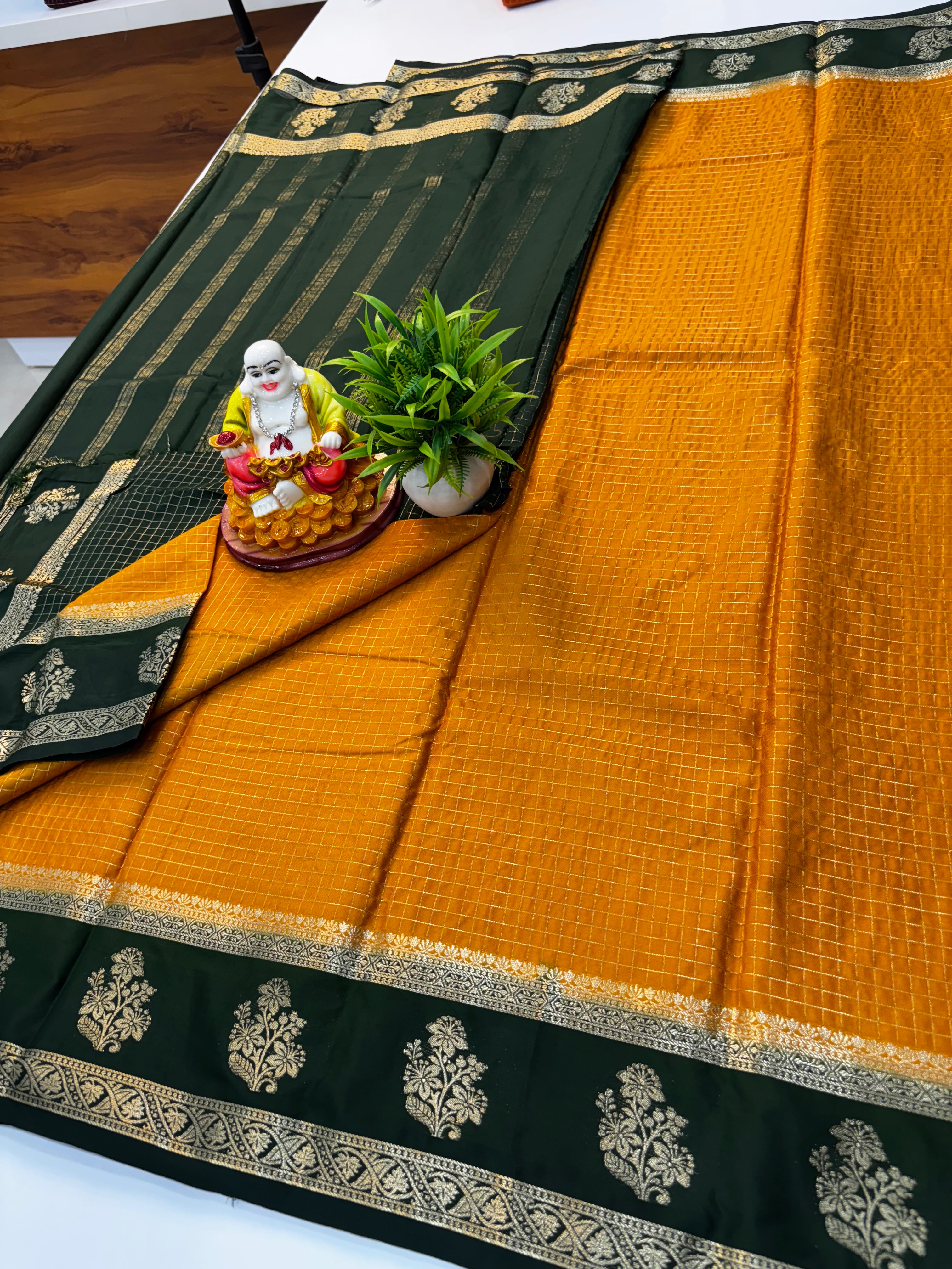 Mysore Crepe Silk Saree with Checks Pattern & Contrast Pallu