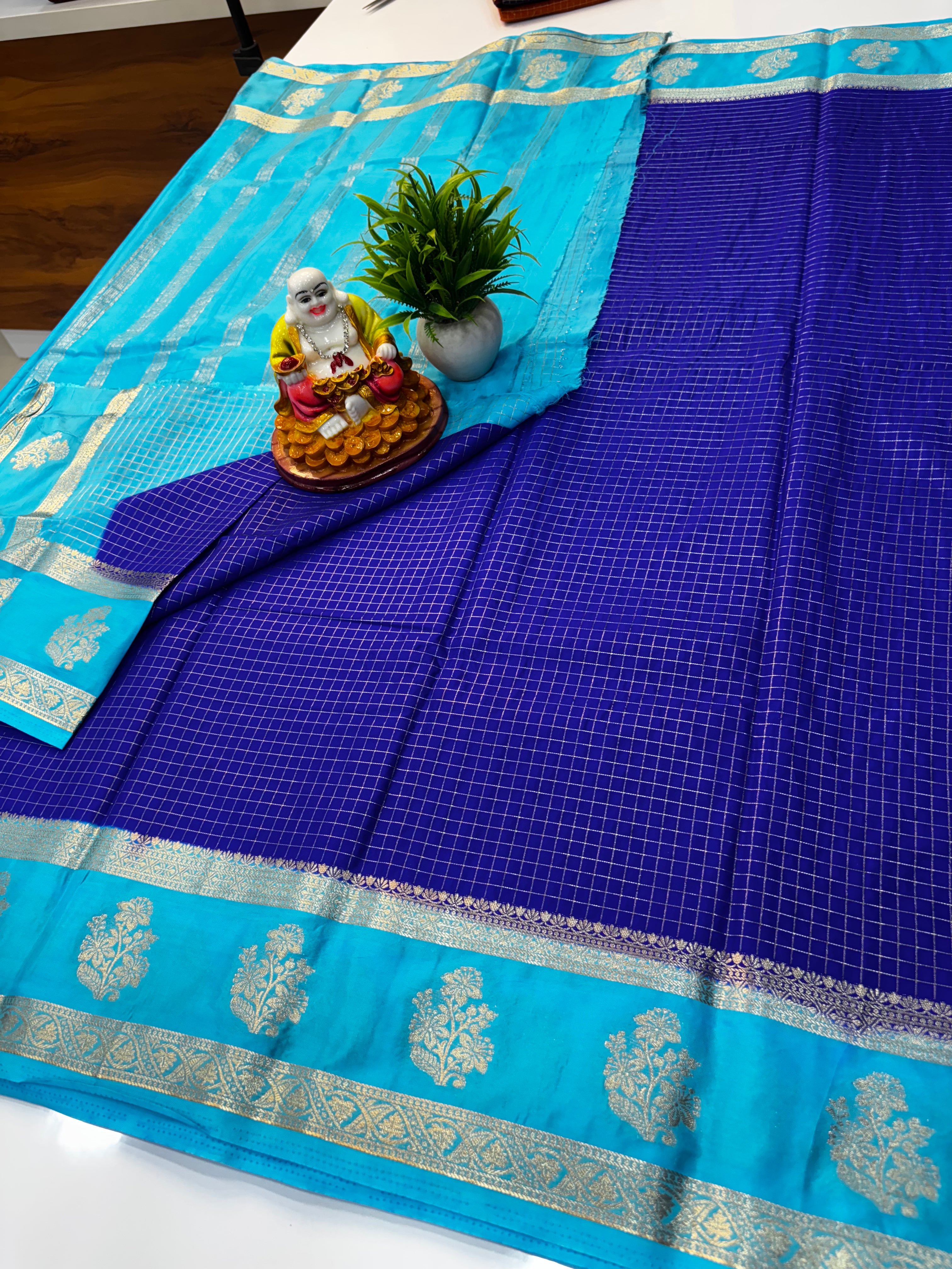 Mysore Crepe Silk Saree with Checks Pattern & Contrast Pallu