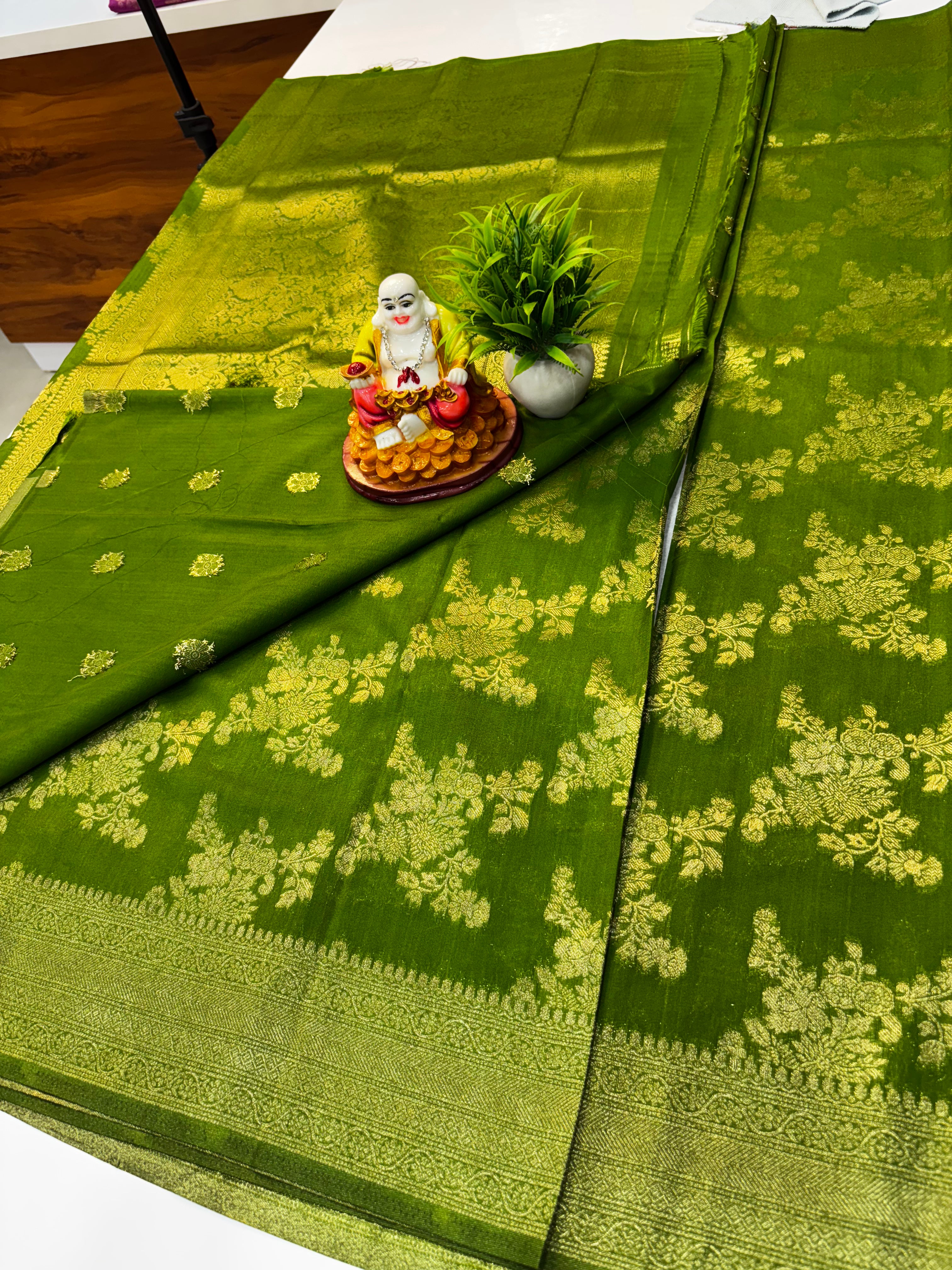 🌿 Georgette Saree with Jaal Pattern | Rich Pallu & Butta Blouse