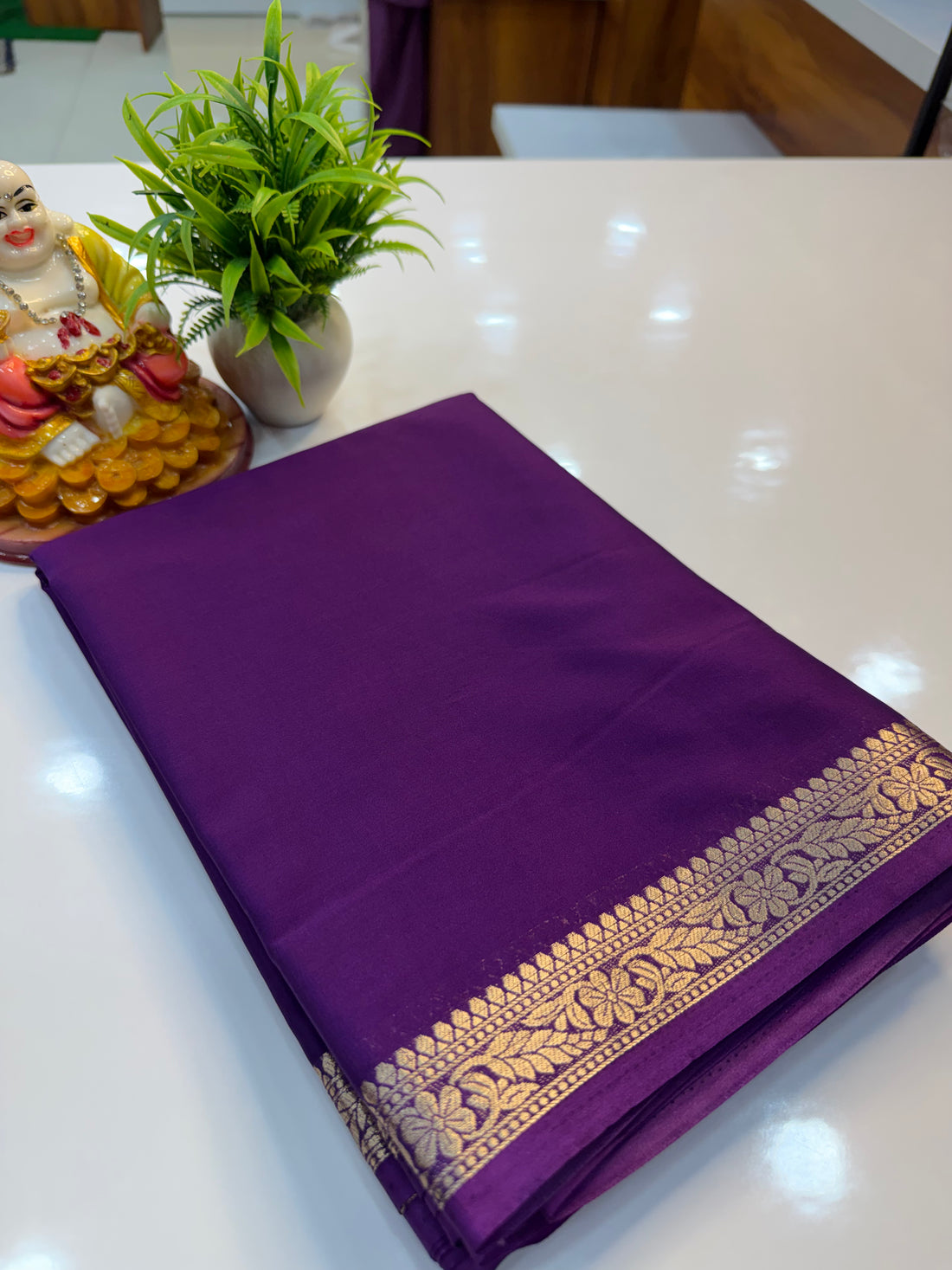 Mysore Crepe Silk Saree with Small Border & Chit Pallu…..