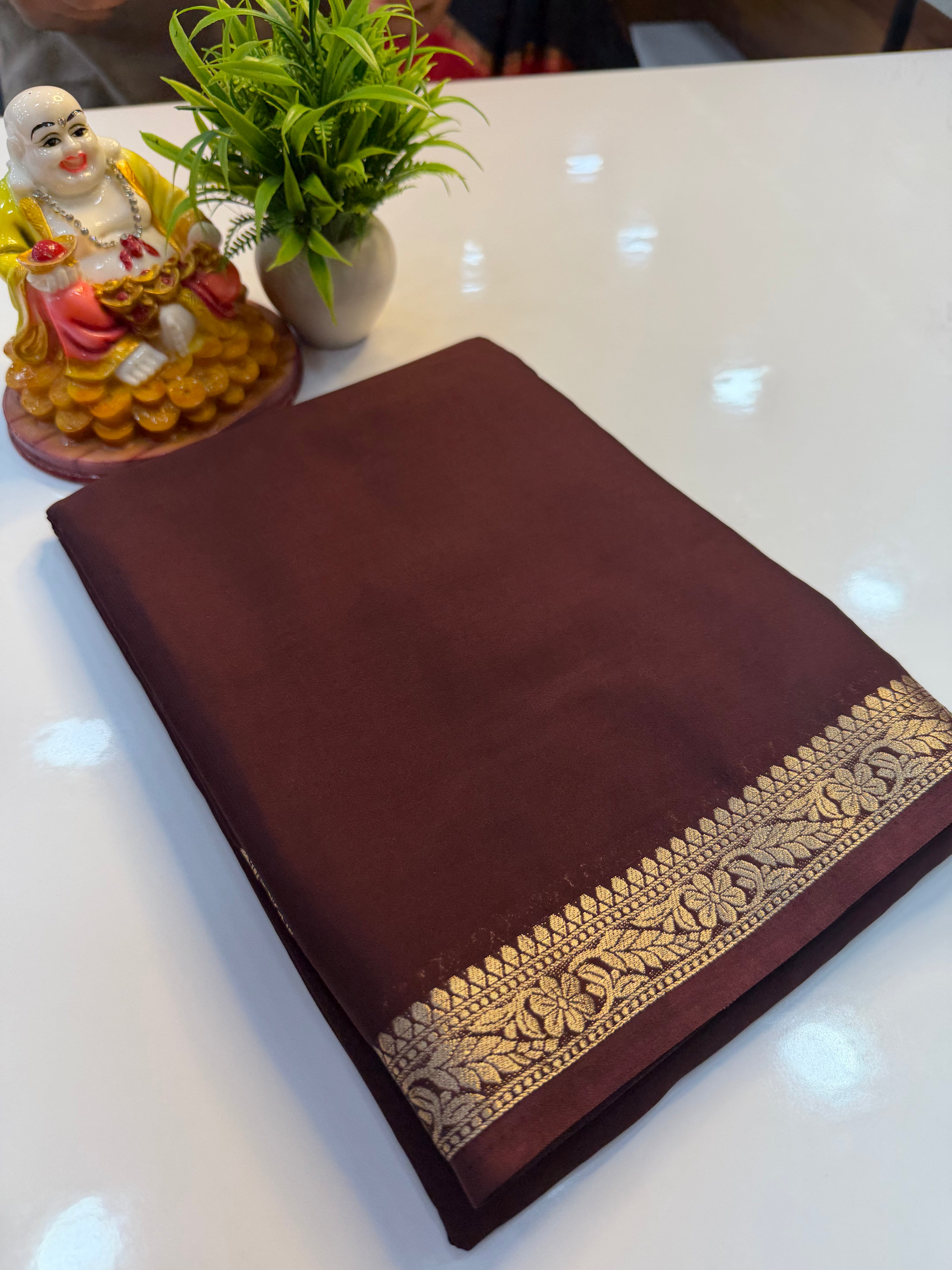 Mysore Crepe Silk Saree with Small Border & Chit Pallu…..