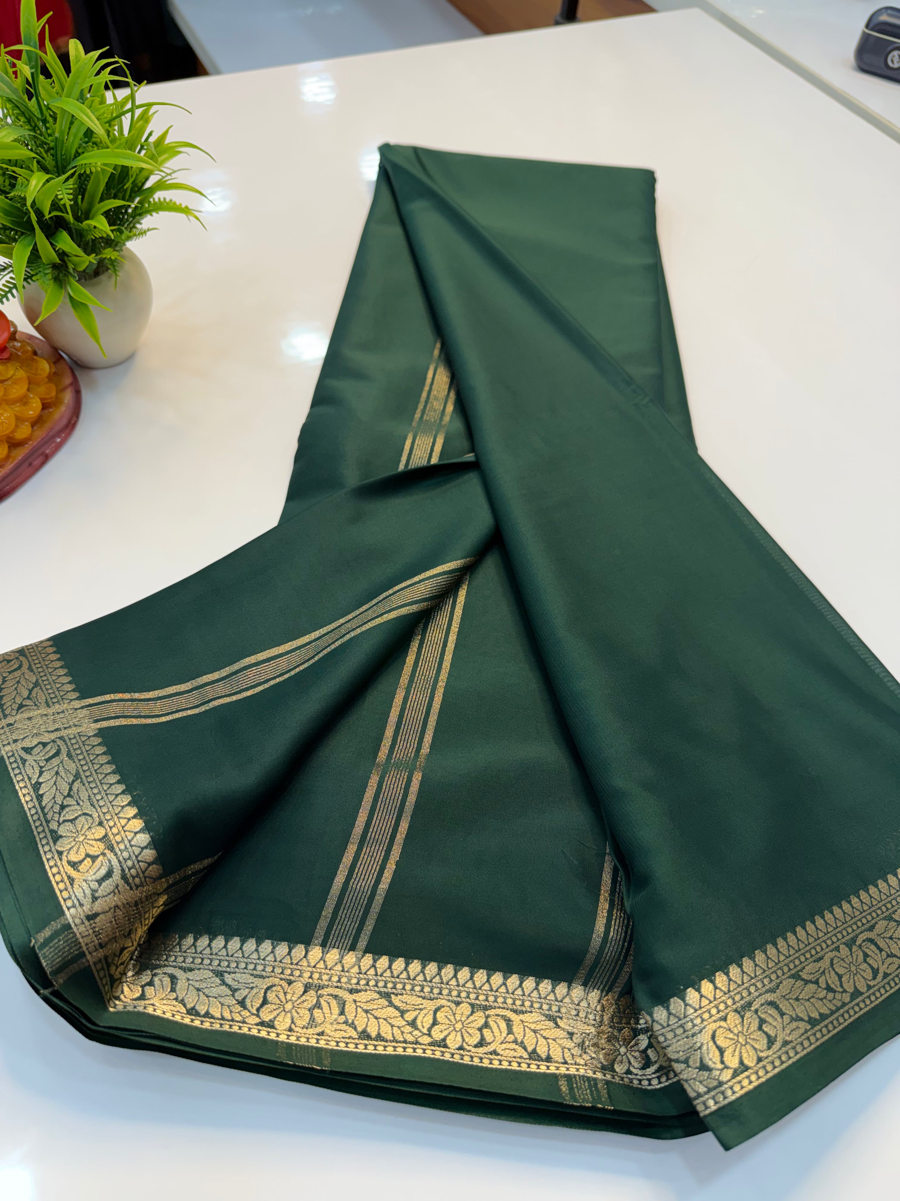 Mysore Crepe Silk Saree with Small Border & Chit Pallu…..