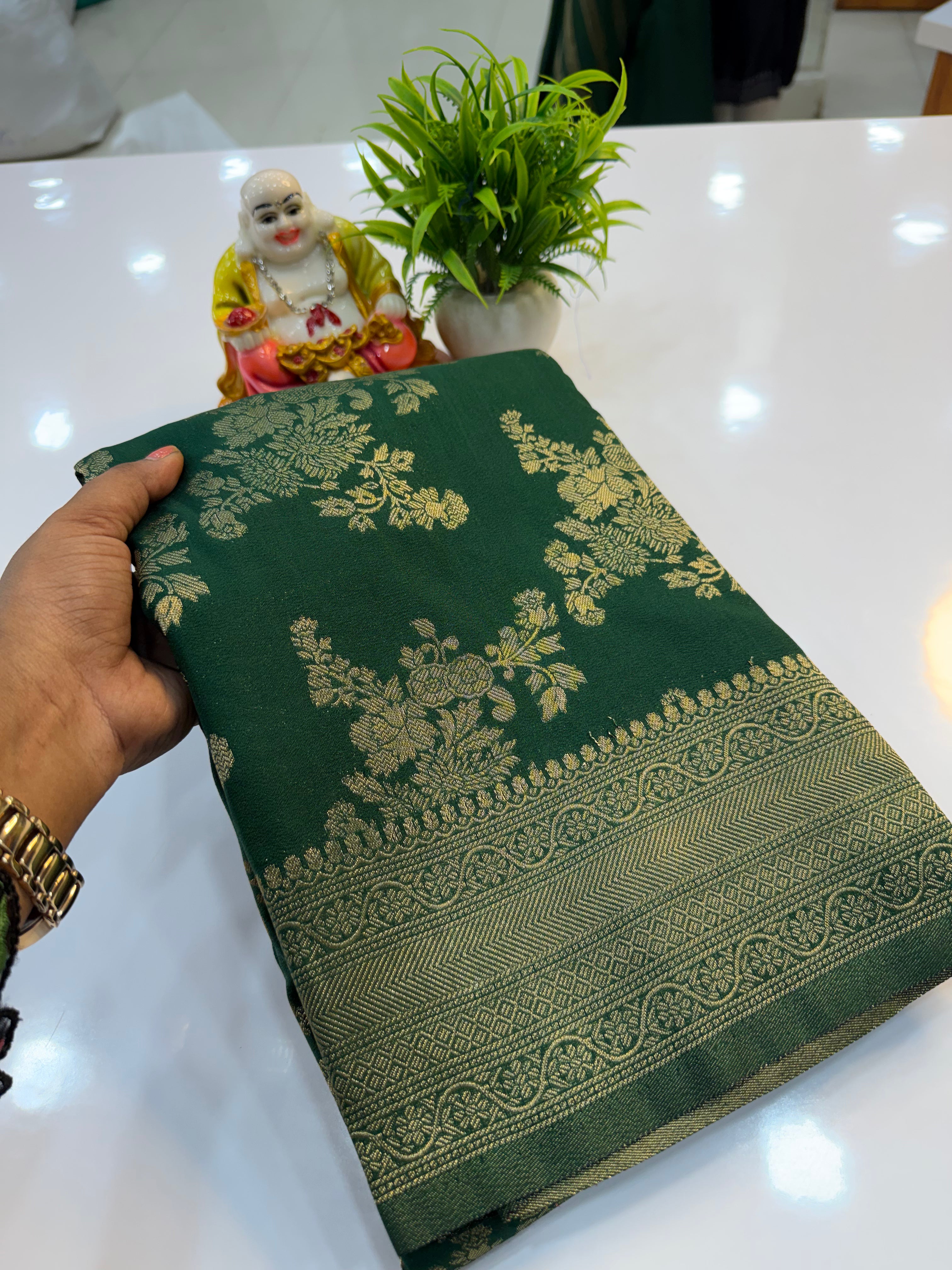 Premium Georgette Saree with Jaal Pattern | Rich Pallu & Butta Blouse…