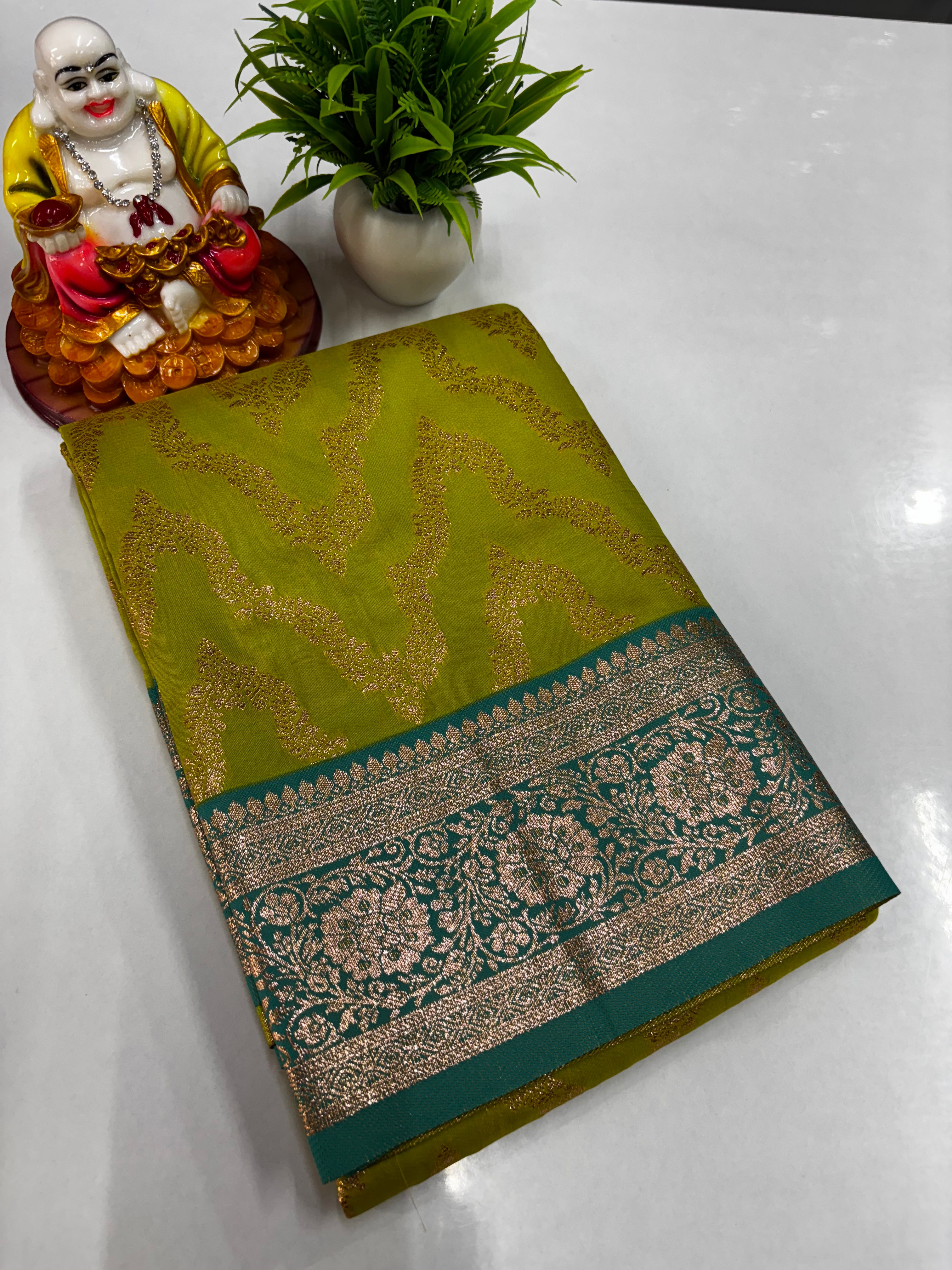 Elegant Saree with Necklace Design & Rich Shiny Pallu | Padmavathi Silks and Sarees
