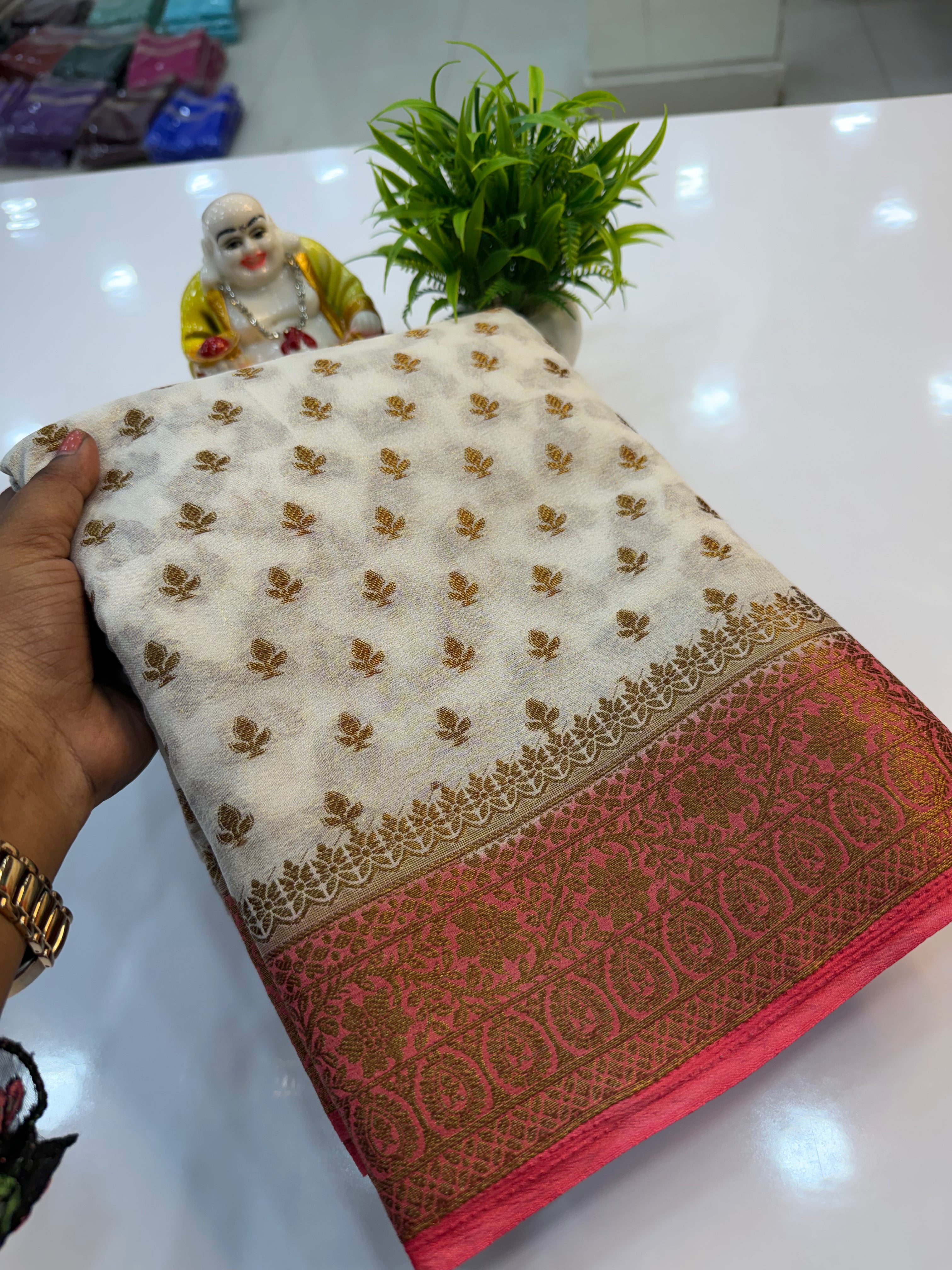 Premium Georgette Saree with Rich Pallu and brocade blouse…….