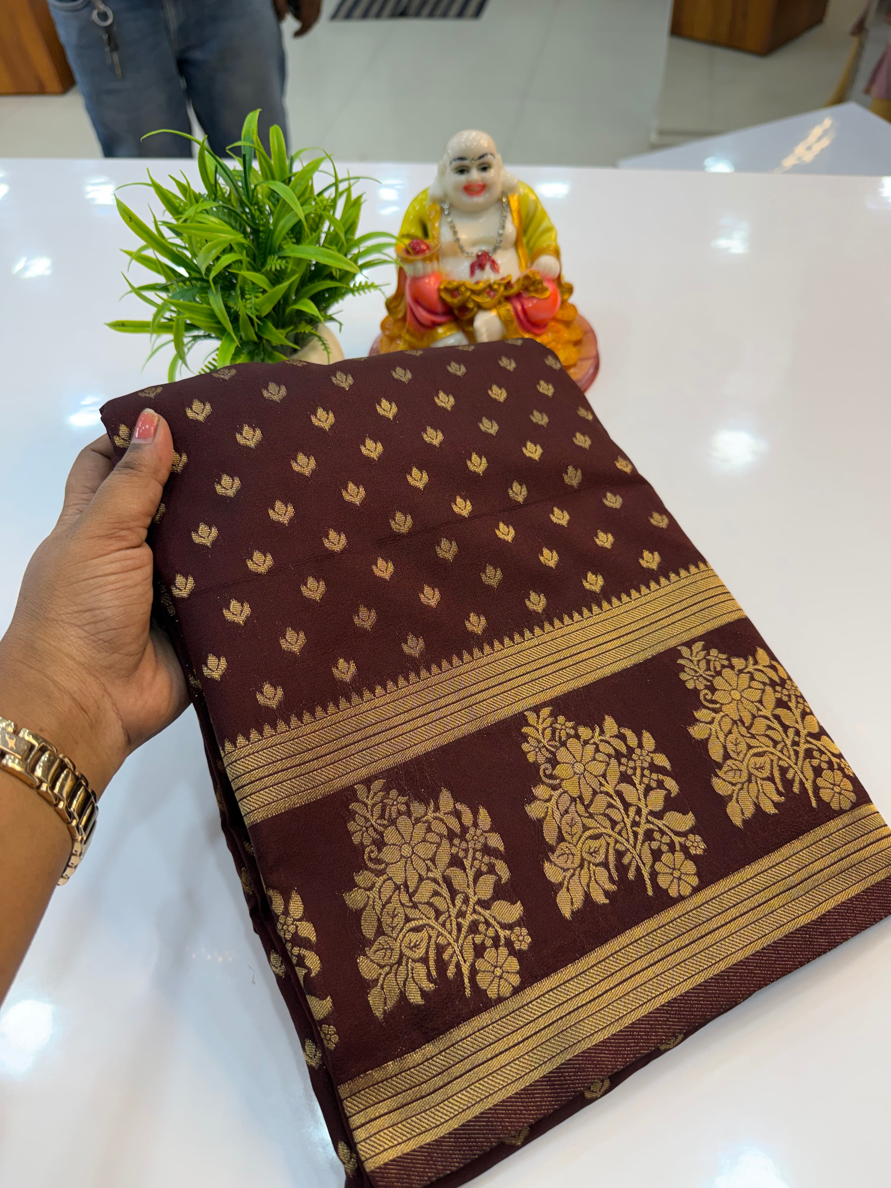 Premium Georgette Saree with Butta Design and Rich Pallu….