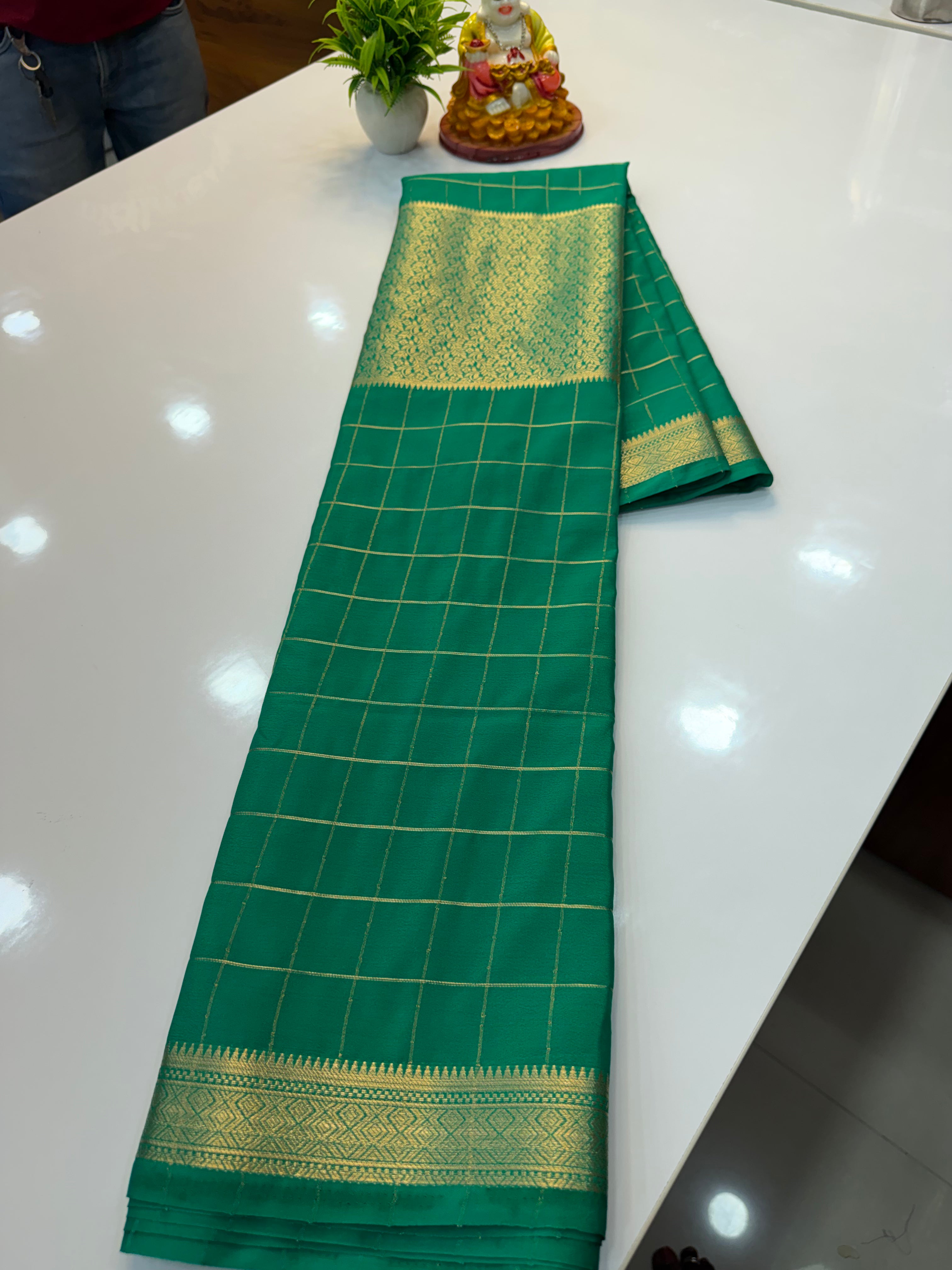 Premium Chiffon Saree with Checks & Brocade Pattern | Chit Pallu…