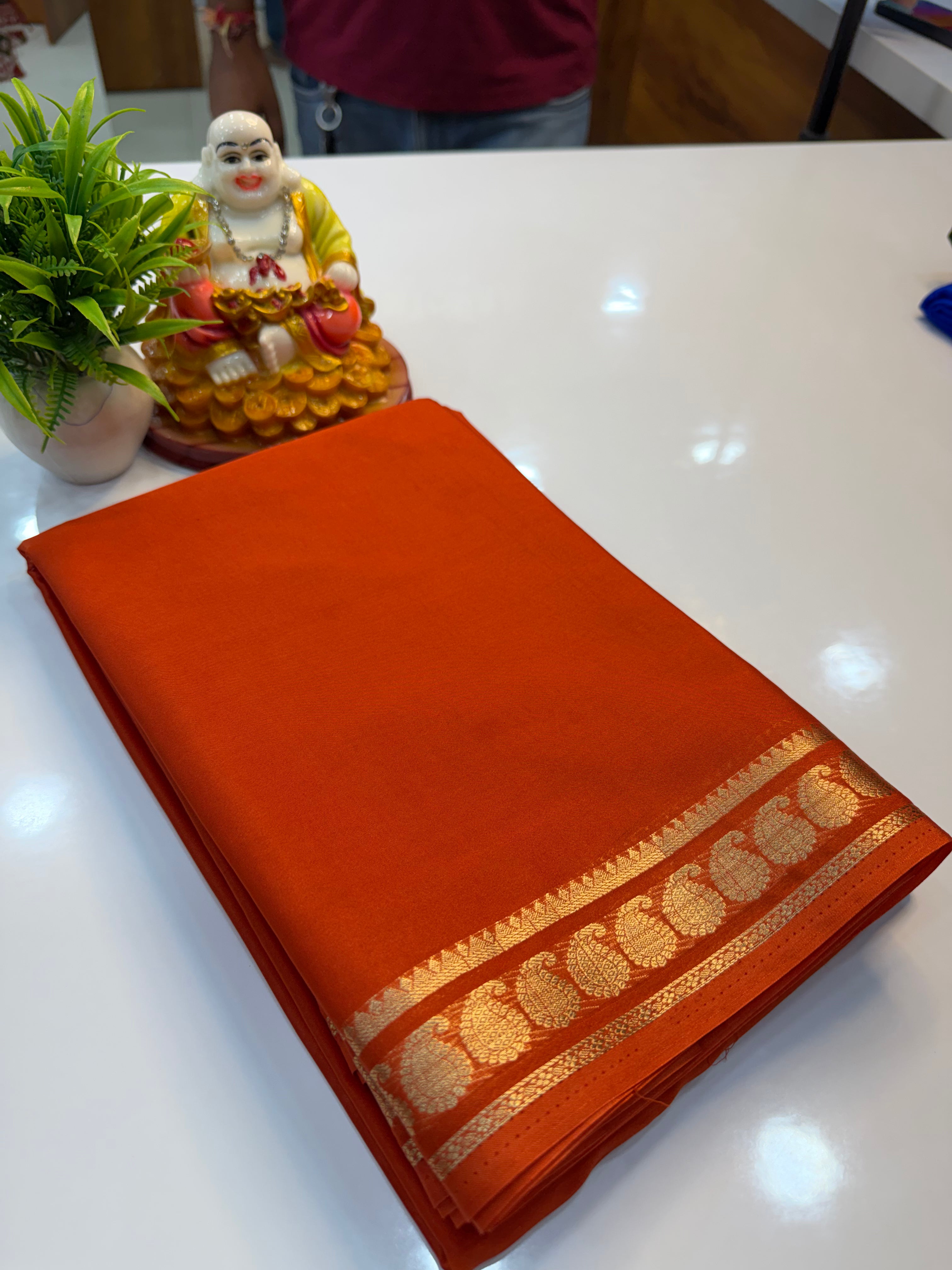 Mysore Crepe Silk Saree with Mango Border & Chit Pallu…
