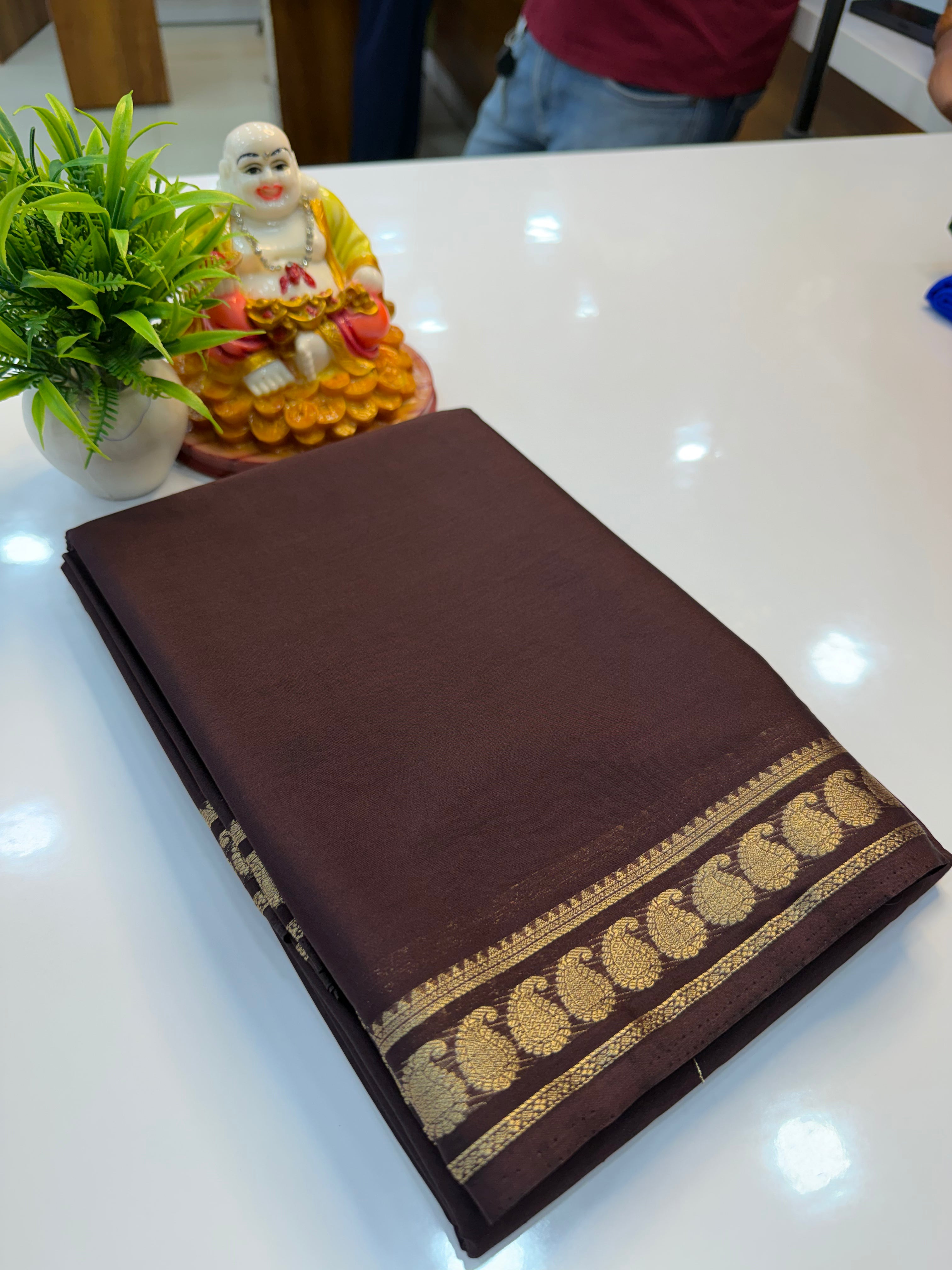 Mysore Crepe Silk Saree with Mango Border & Chit Pallu…