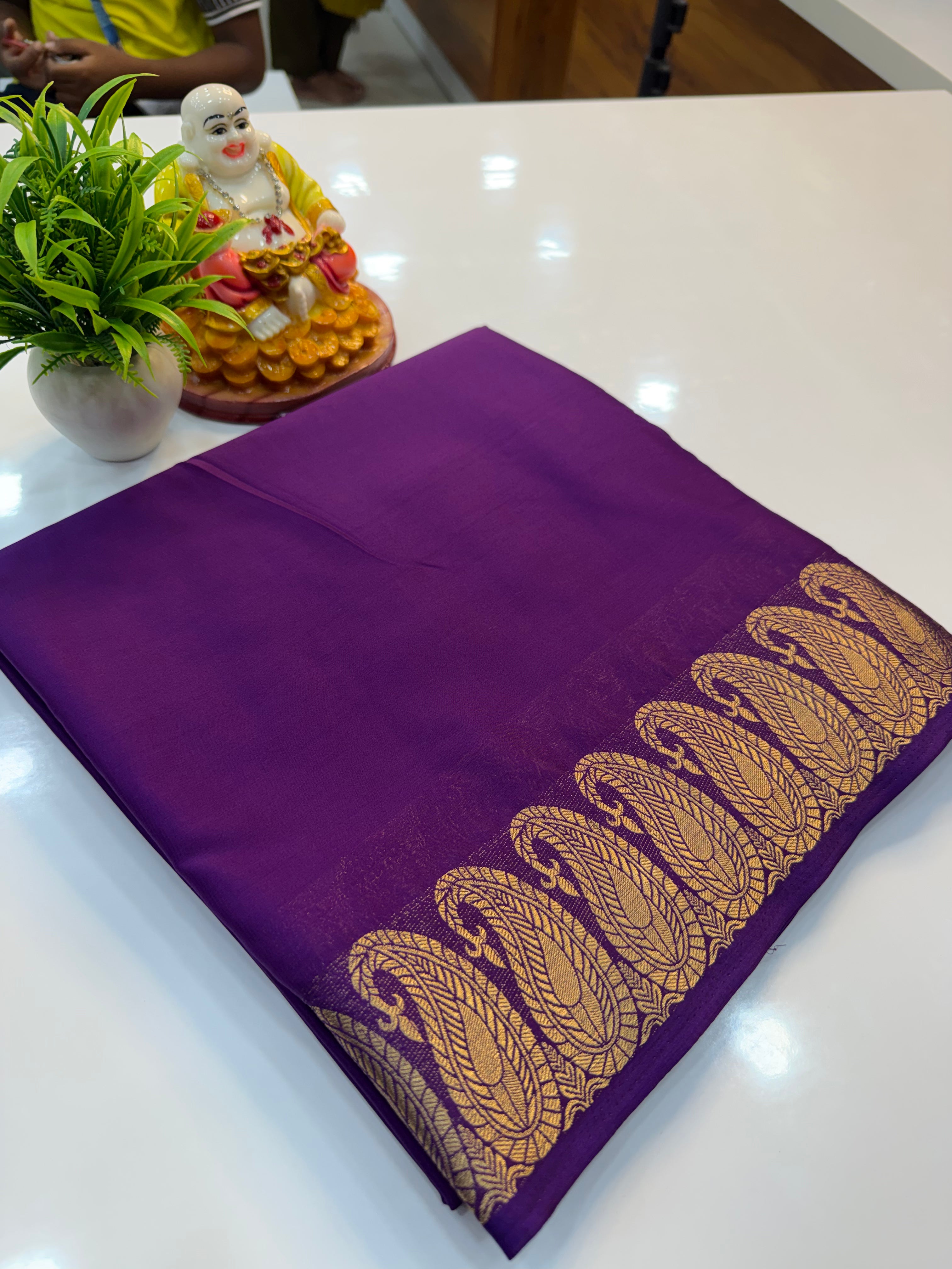 Beautiful Mango Border Mysore Crepe Silk Saree with Chit Pallu…