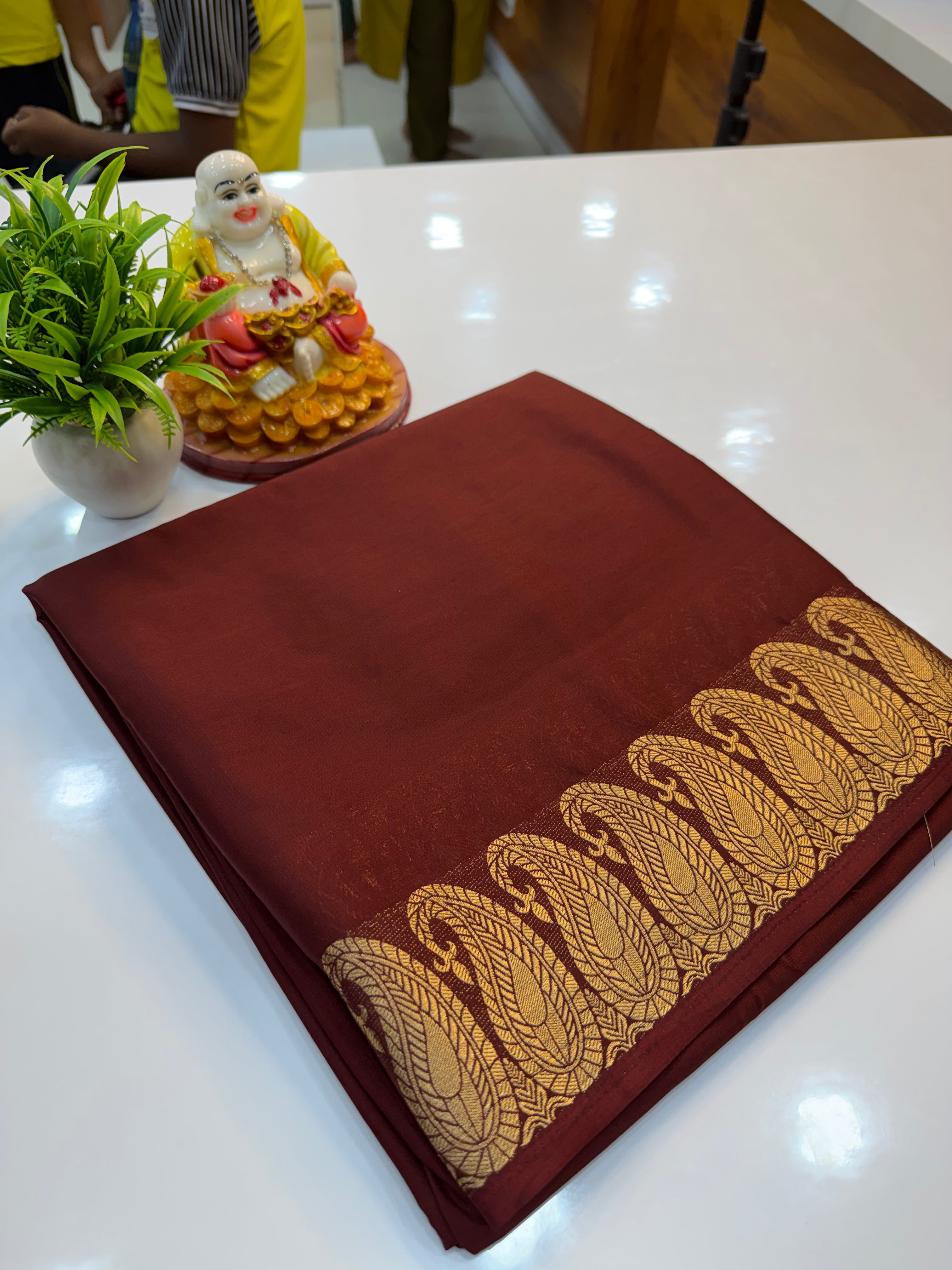 Beautiful Mango Border Mysore Crepe Silk Saree with Chit Pallu…
