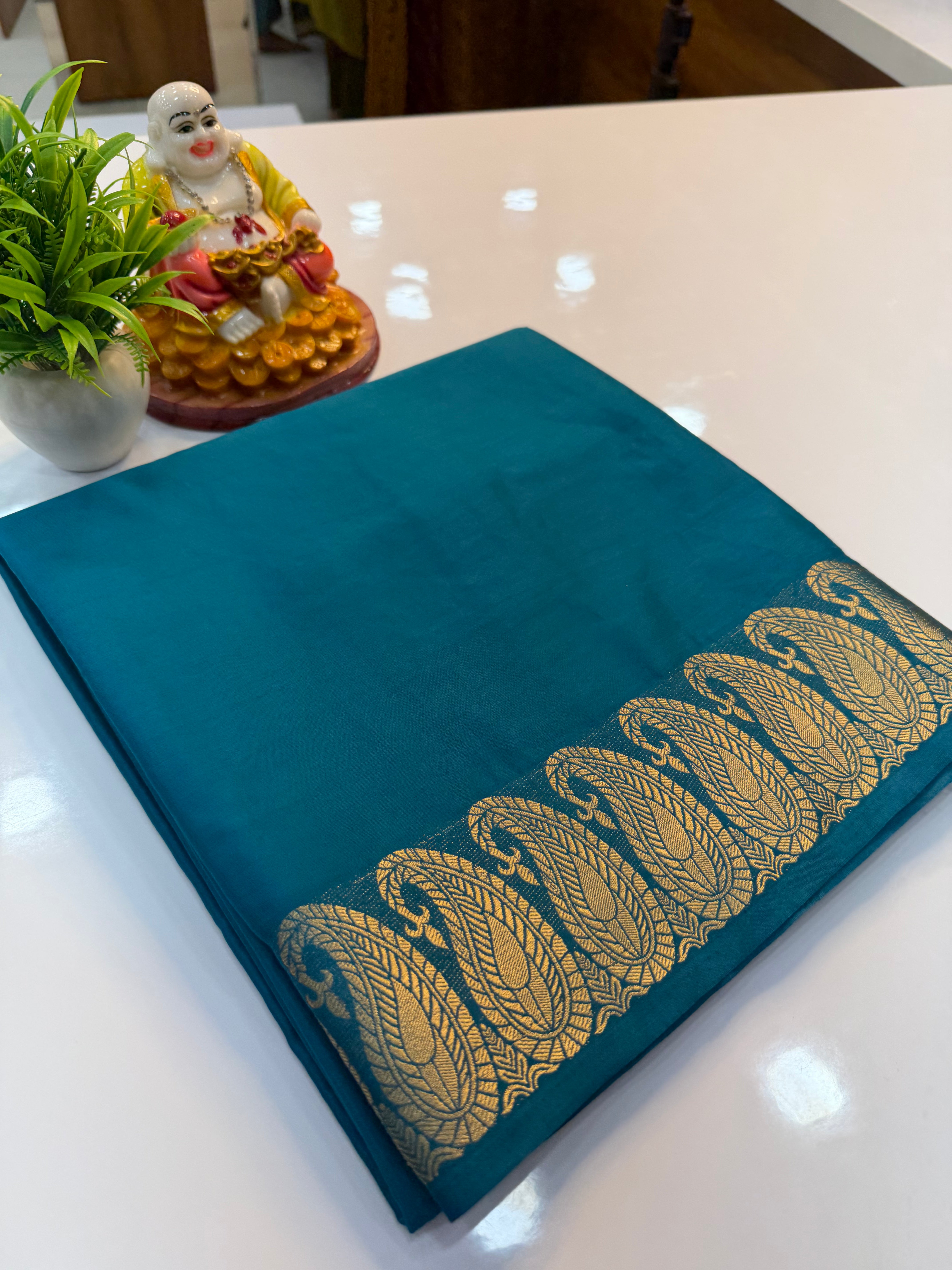 Beautiful Mango Border Mysore Crepe Silk Saree with Chit Pallu…