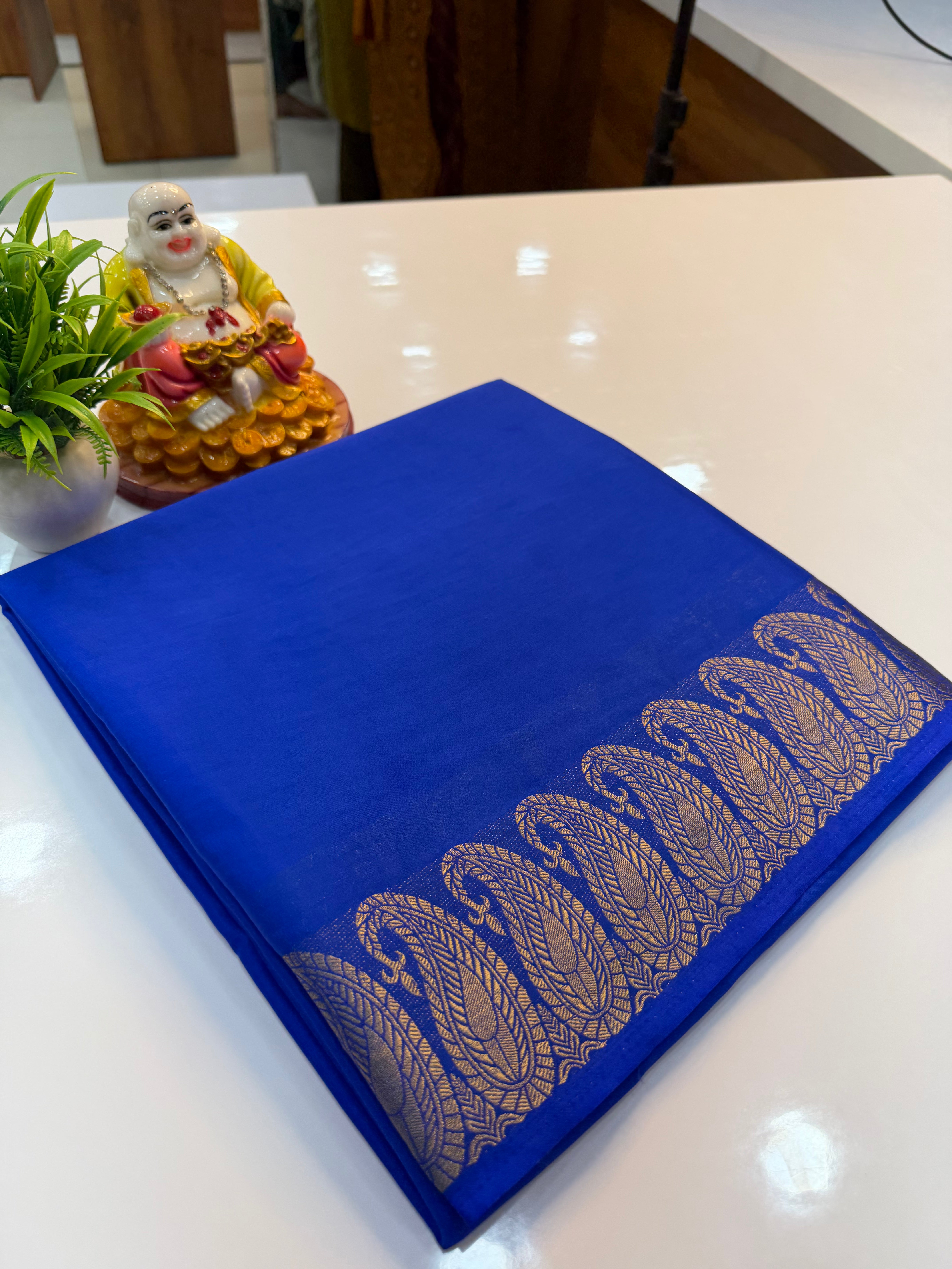 Beautiful Mango Border Mysore Crepe Silk Saree with Chit Pallu…