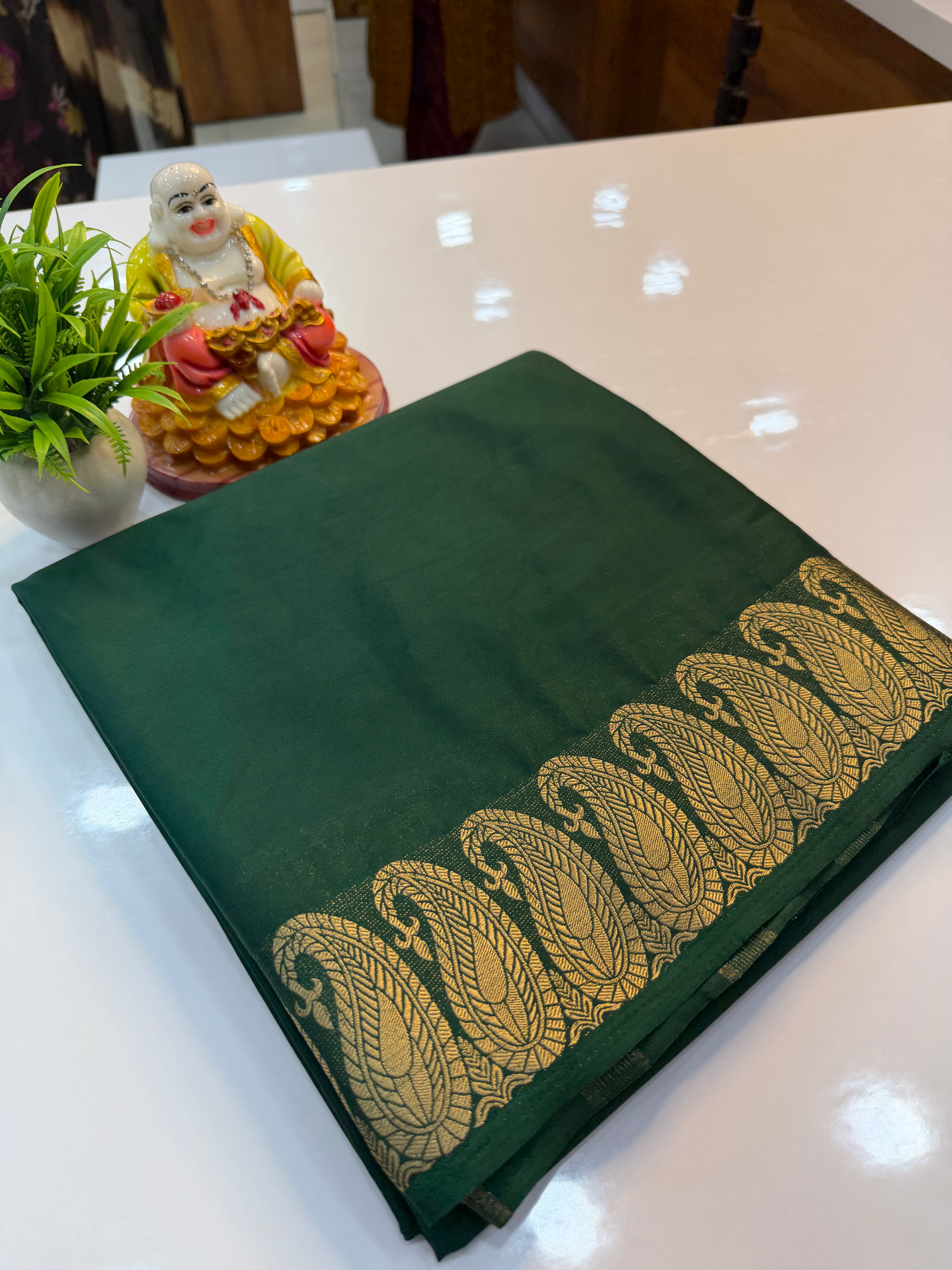 Beautiful Mango Border Mysore Crepe Silk Saree with Chit Pallu…