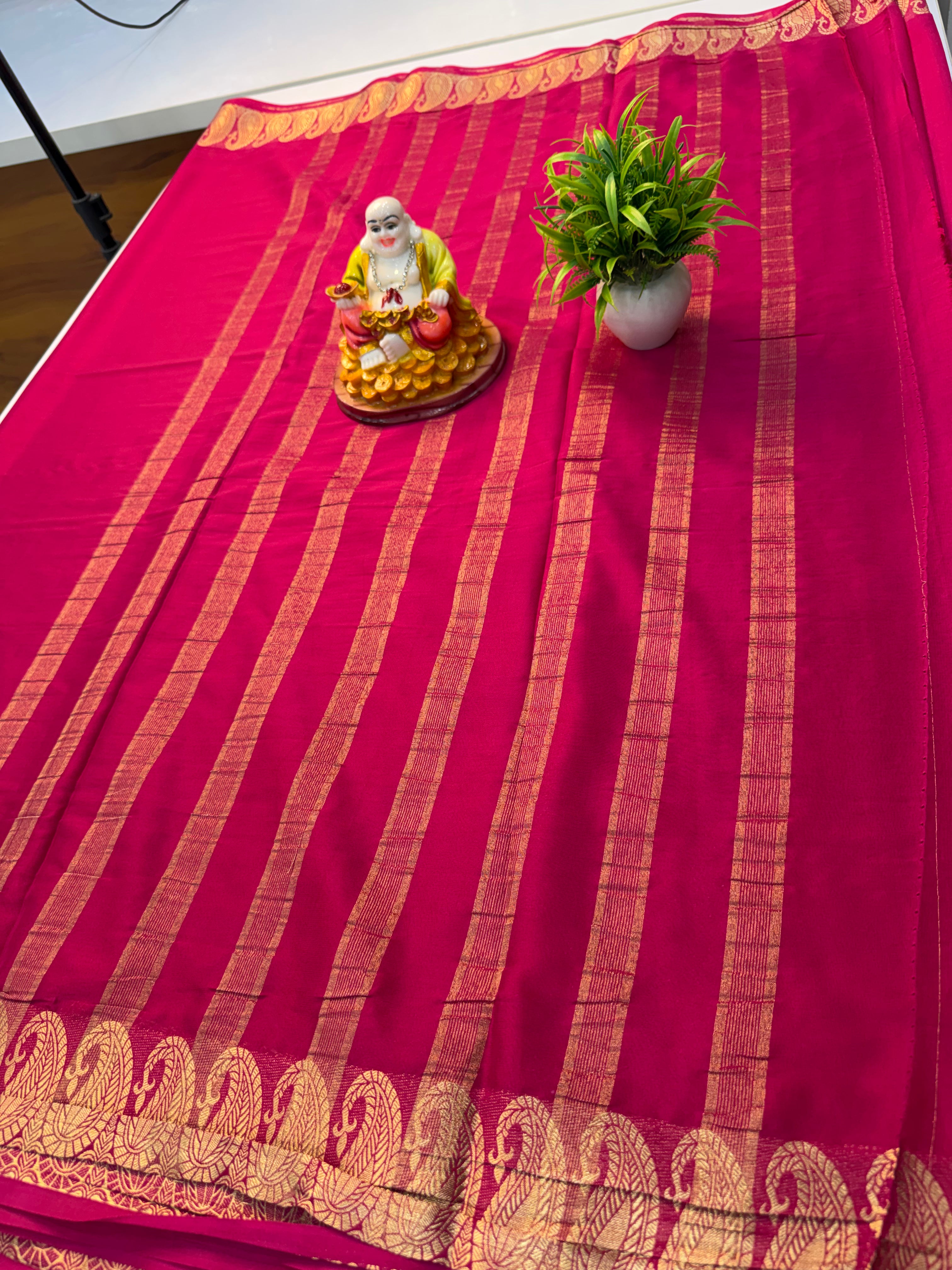 Beautiful Mango Border Mysore Crepe Silk Saree with Chit Pallu…