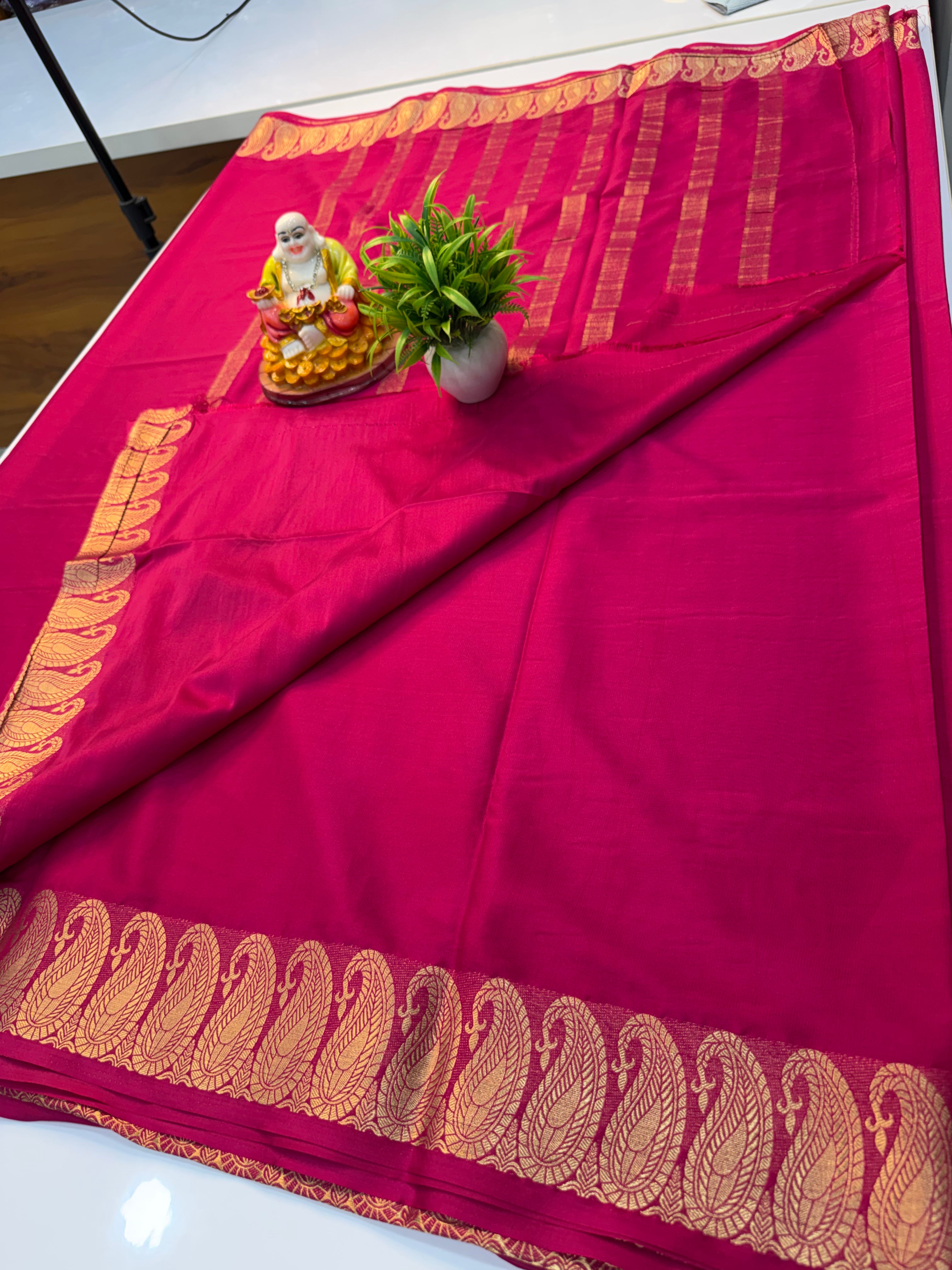 Beautiful Mango Border Mysore Crepe Silk Saree with Chit Pallu…
