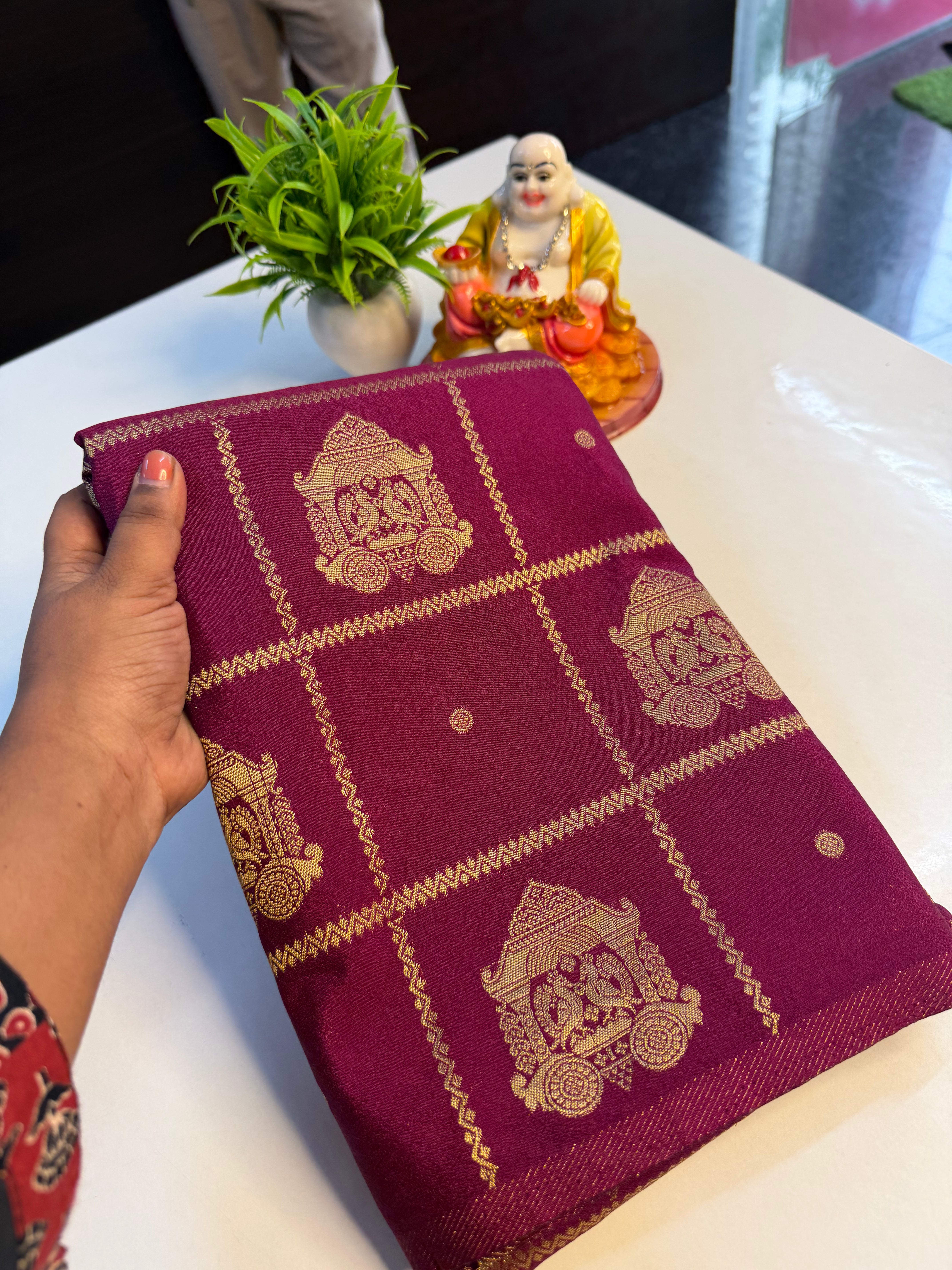 Premium Georgette Saree with Checks, Rich Pallu & Butta Blouse…