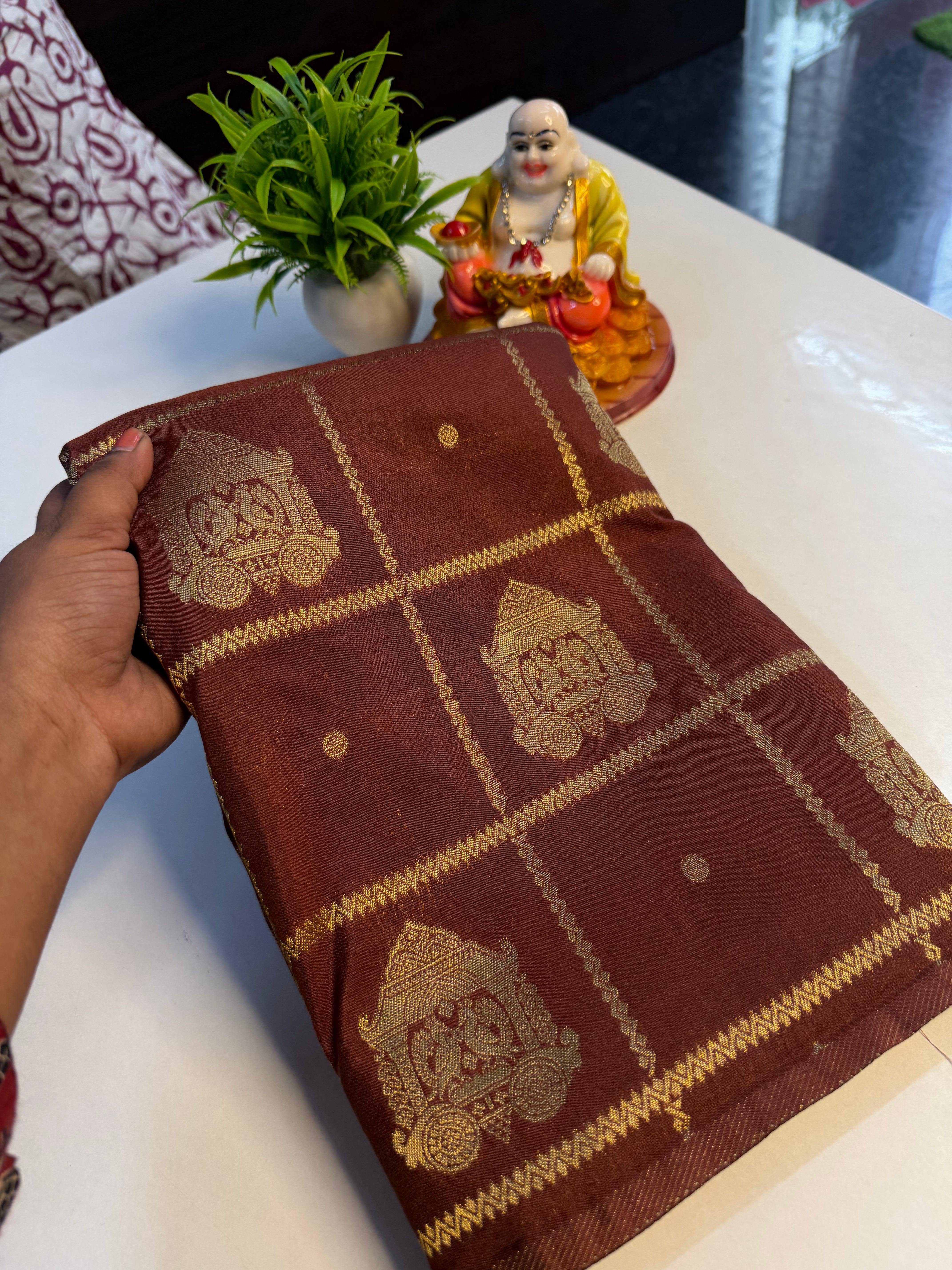 Premium Georgette Saree with Checks, Rich Pallu & Butta Blouse…