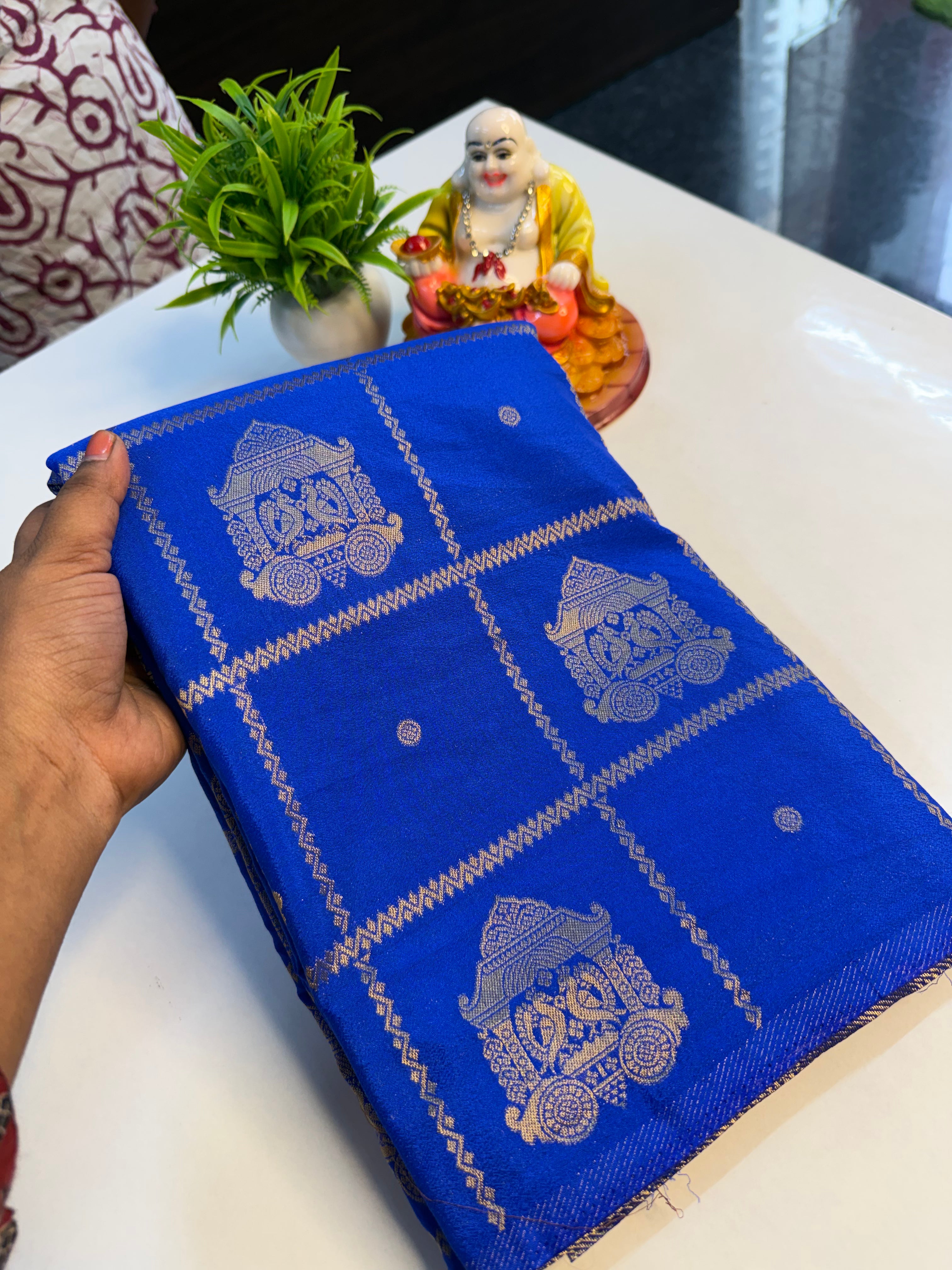 Premium Georgette Saree with Checks, Rich Pallu & Butta Blouse…