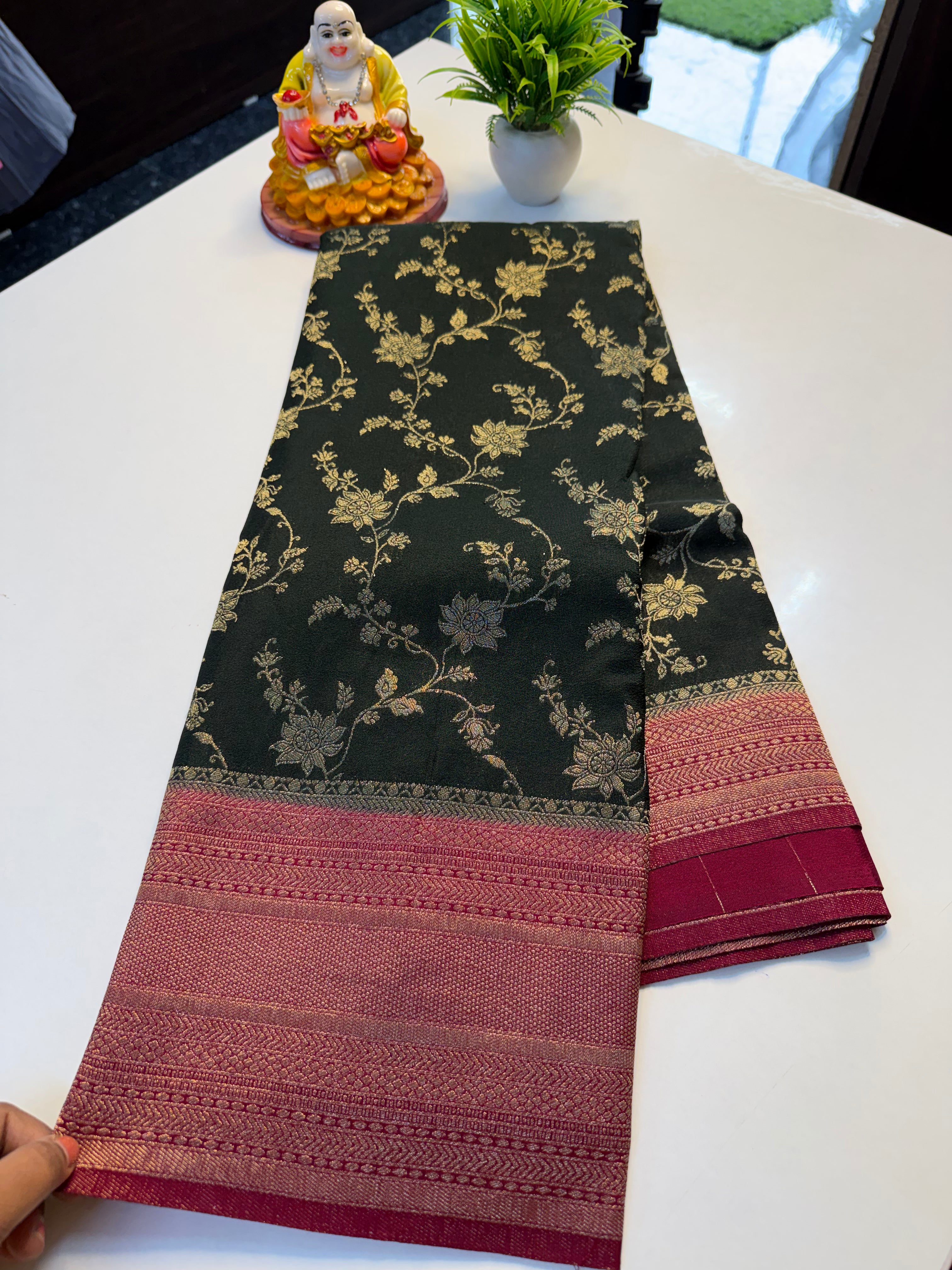 Premium Georgette Saree with Rich Pallu & Butta Blouse…