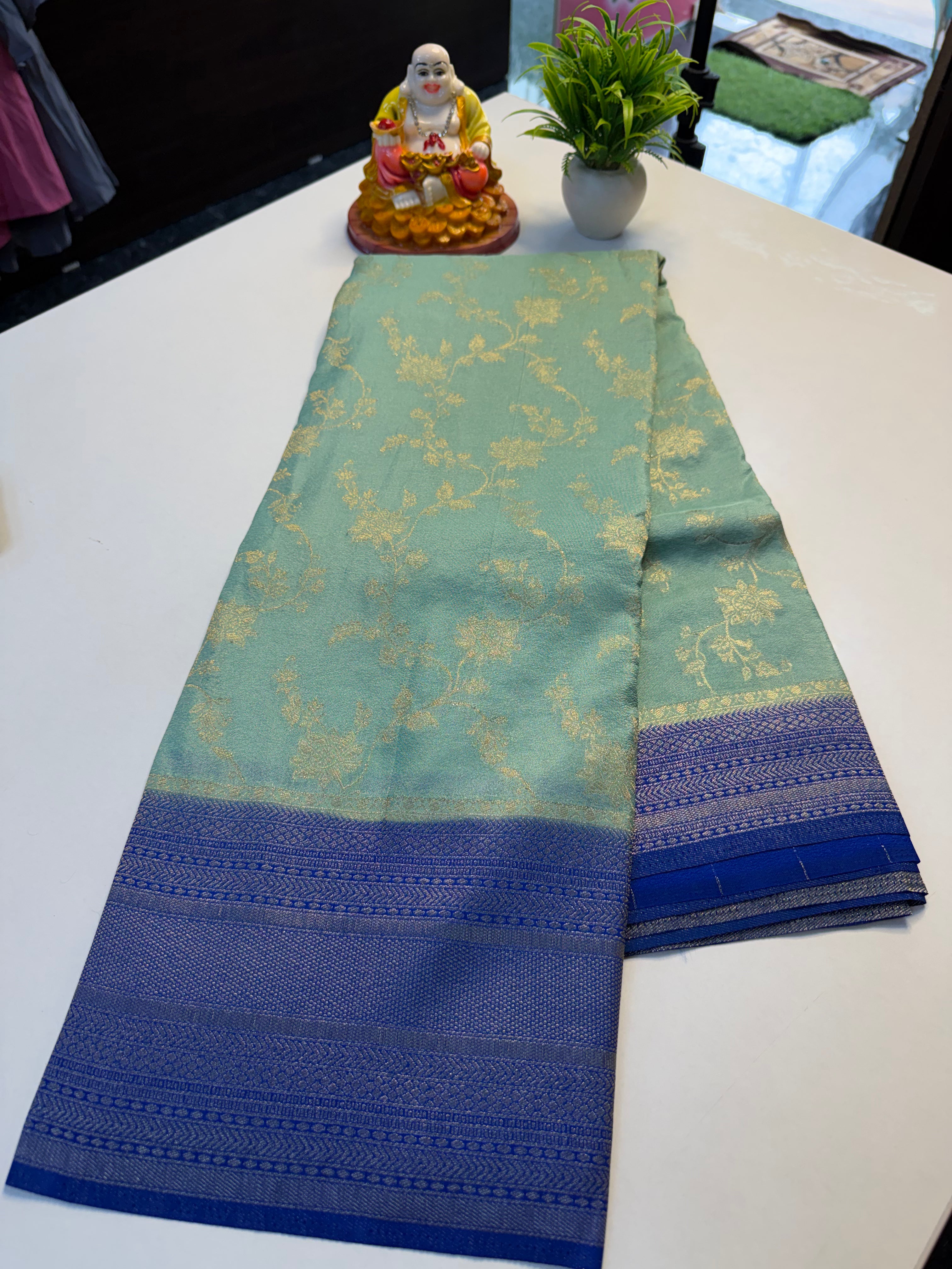 Premium Georgette Saree with Rich Pallu & Butta Blouse…