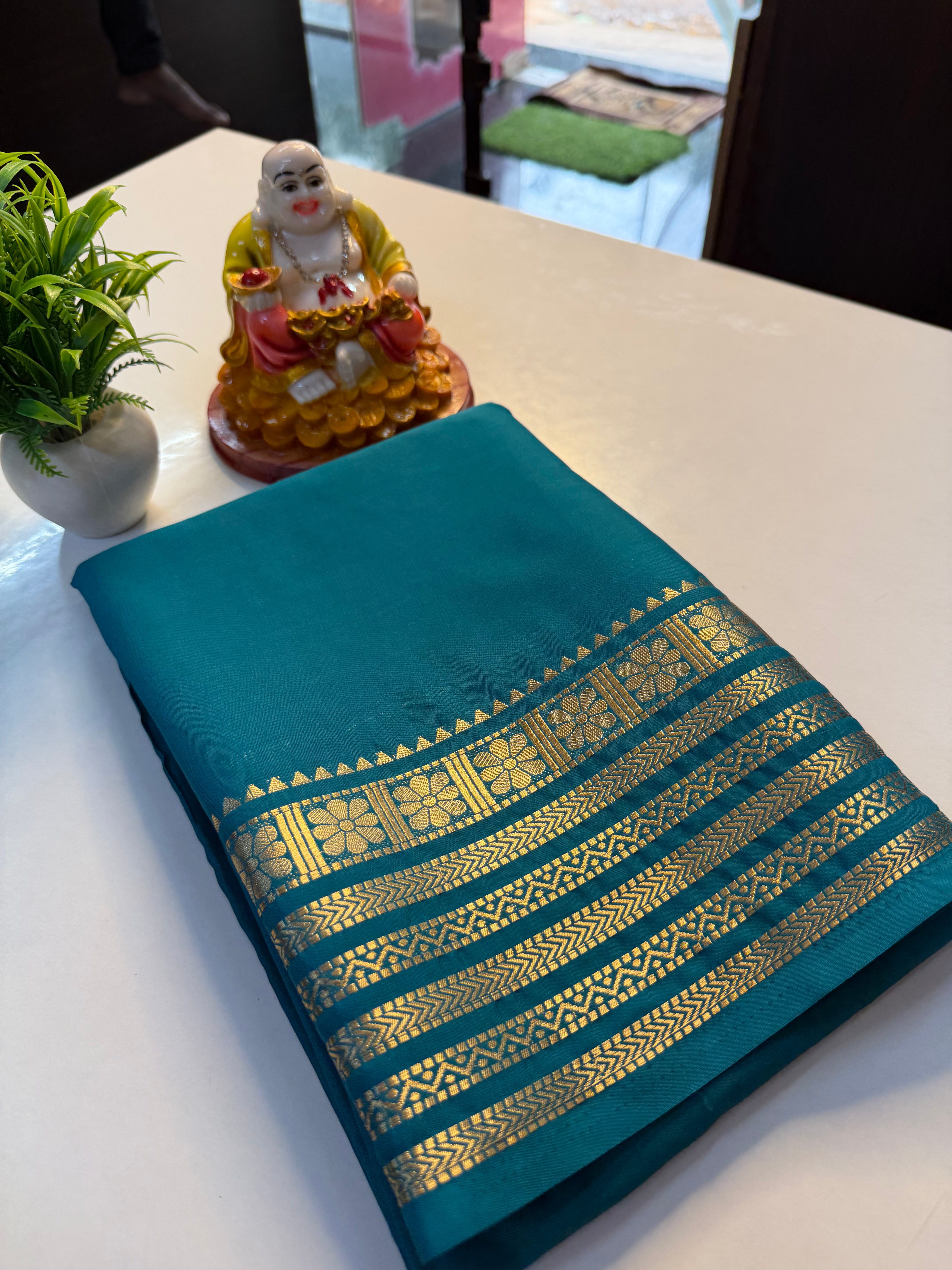 Premium Georgette Saree with Rich Pallu & Butta Blouse…