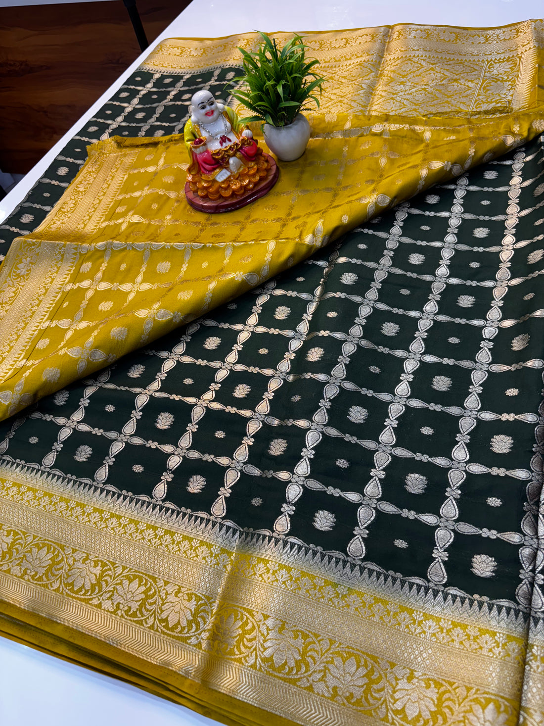 Georgette Saree with Stripes &amp; Rich Pallu