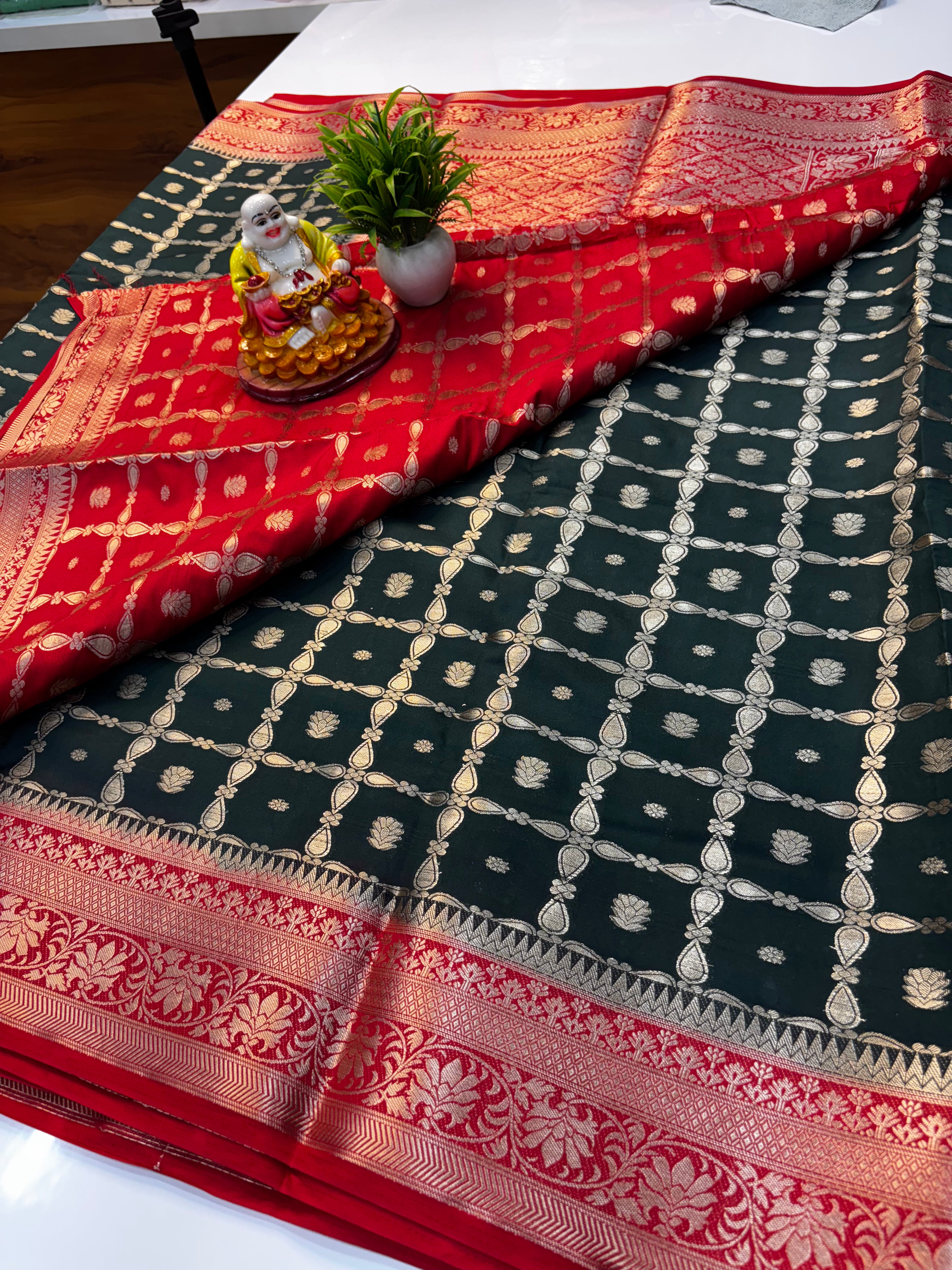 Georgette Saree with Stripes &amp; Rich Pallu