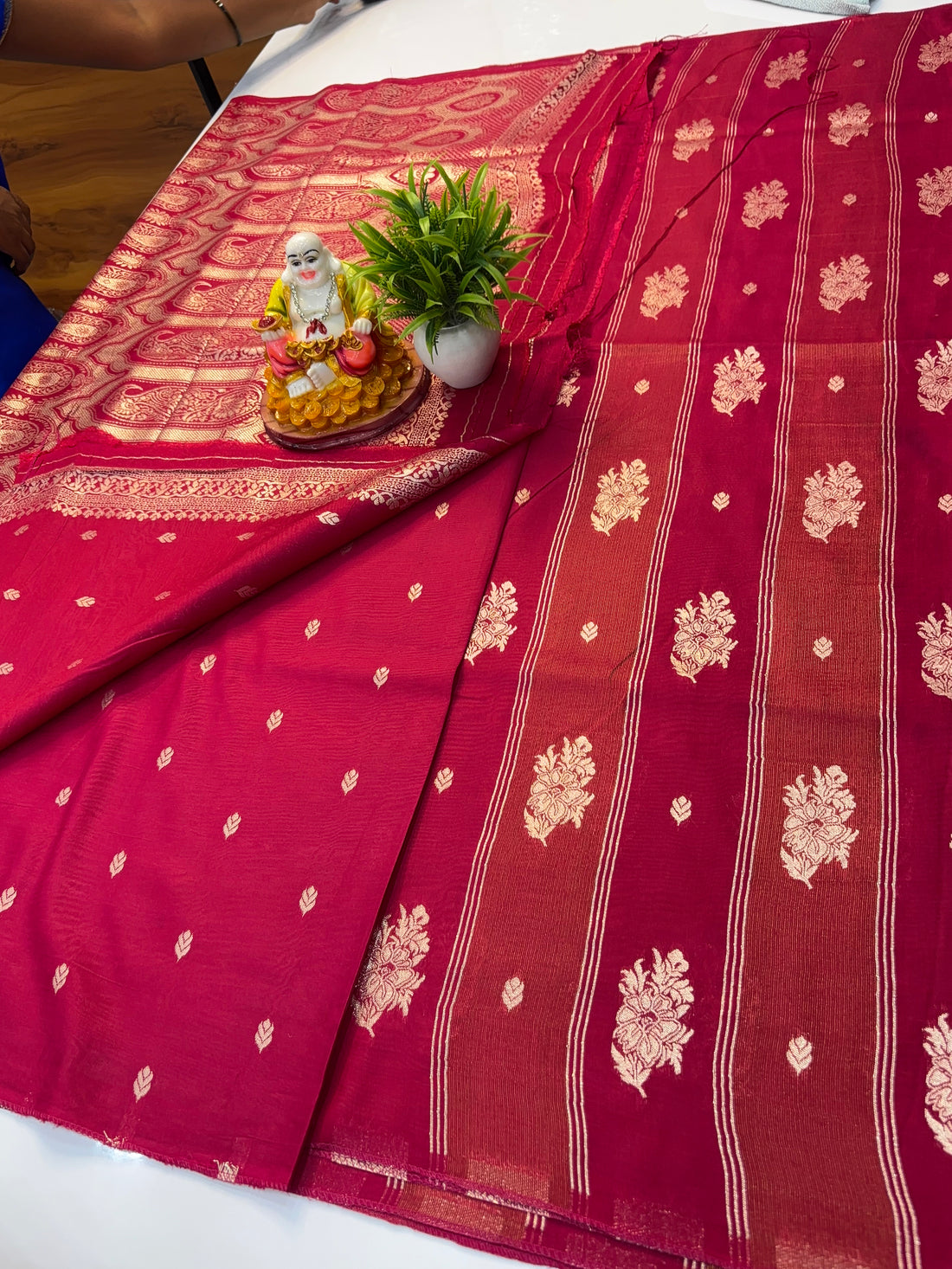 Premium Semi Viscose Saree with Rich Pallu & Butta Blouse