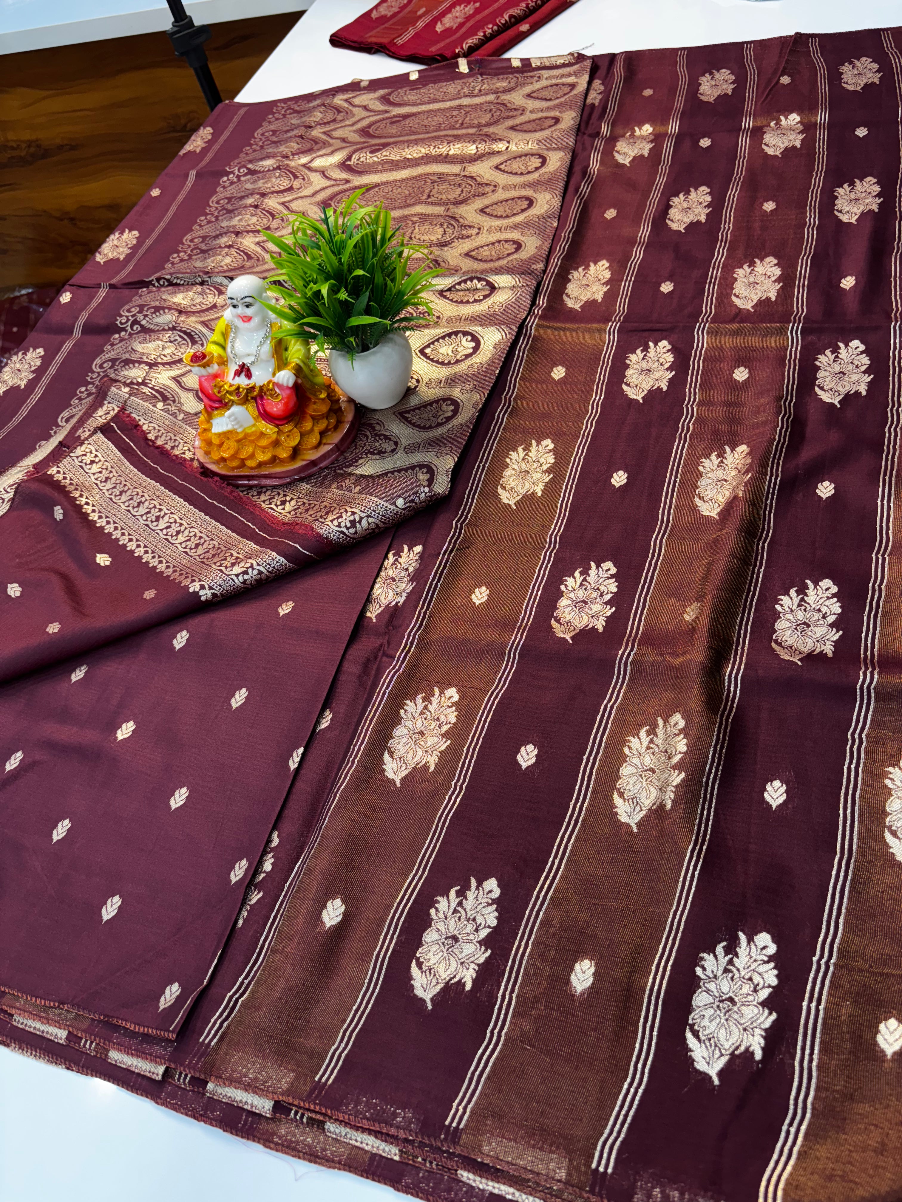 Premium Semi Viscose Saree with Rich Pallu & Butta Blouse