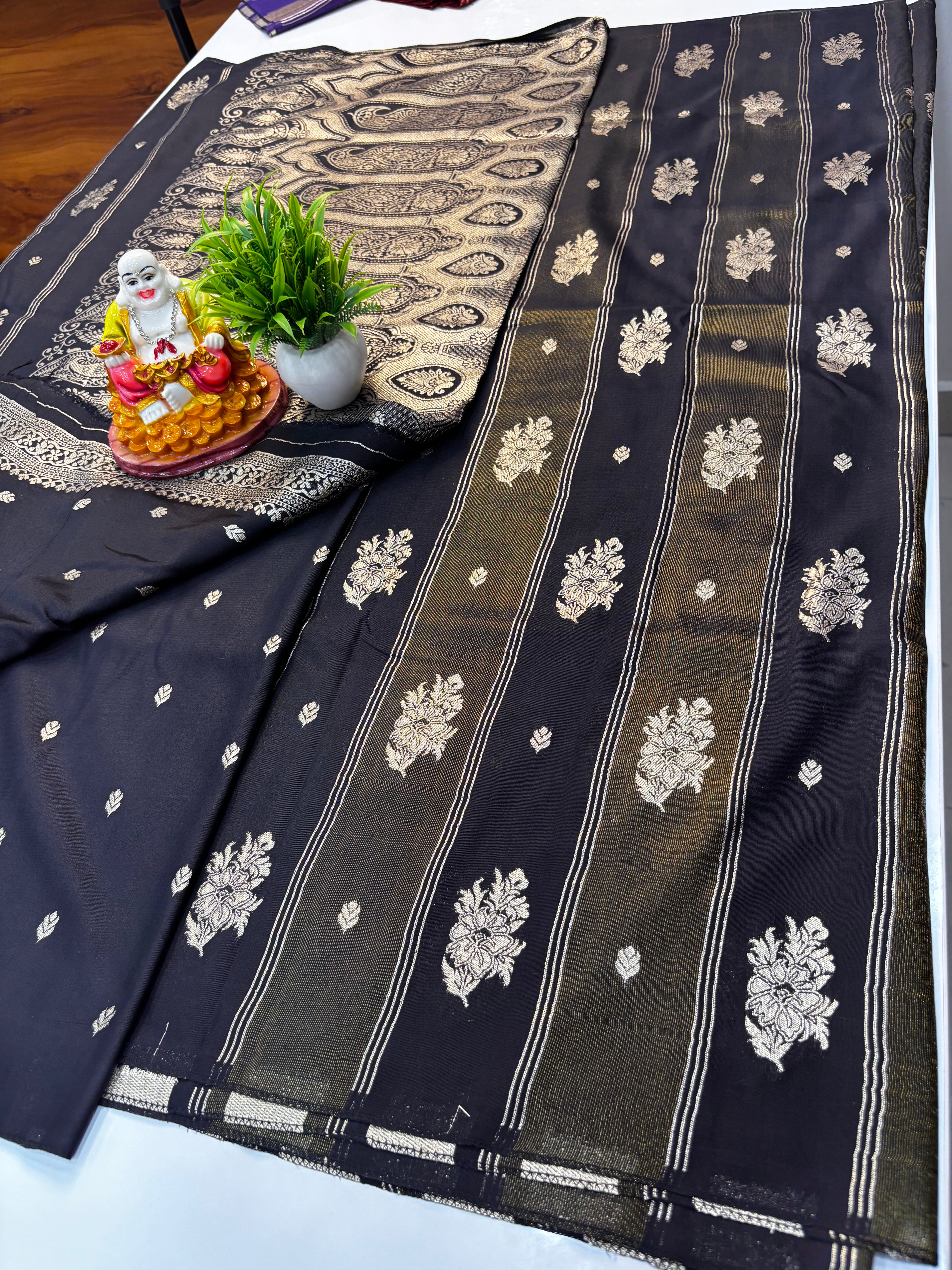 Premium Semi Viscose Saree with Rich Pallu & Butta Blouse