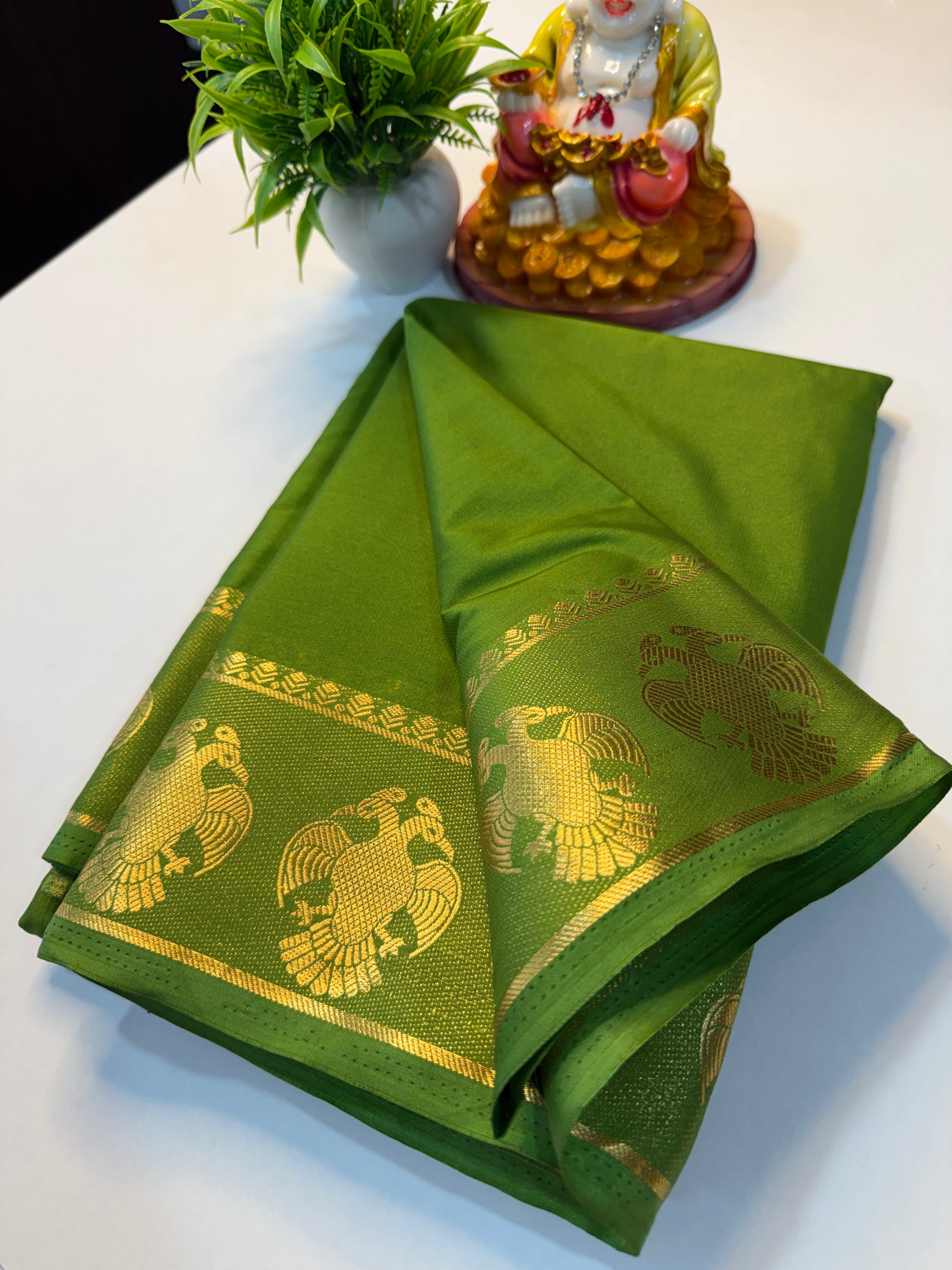 Mysore Crepe Silk Saree with Garuda Border &amp; Chit Pallu…