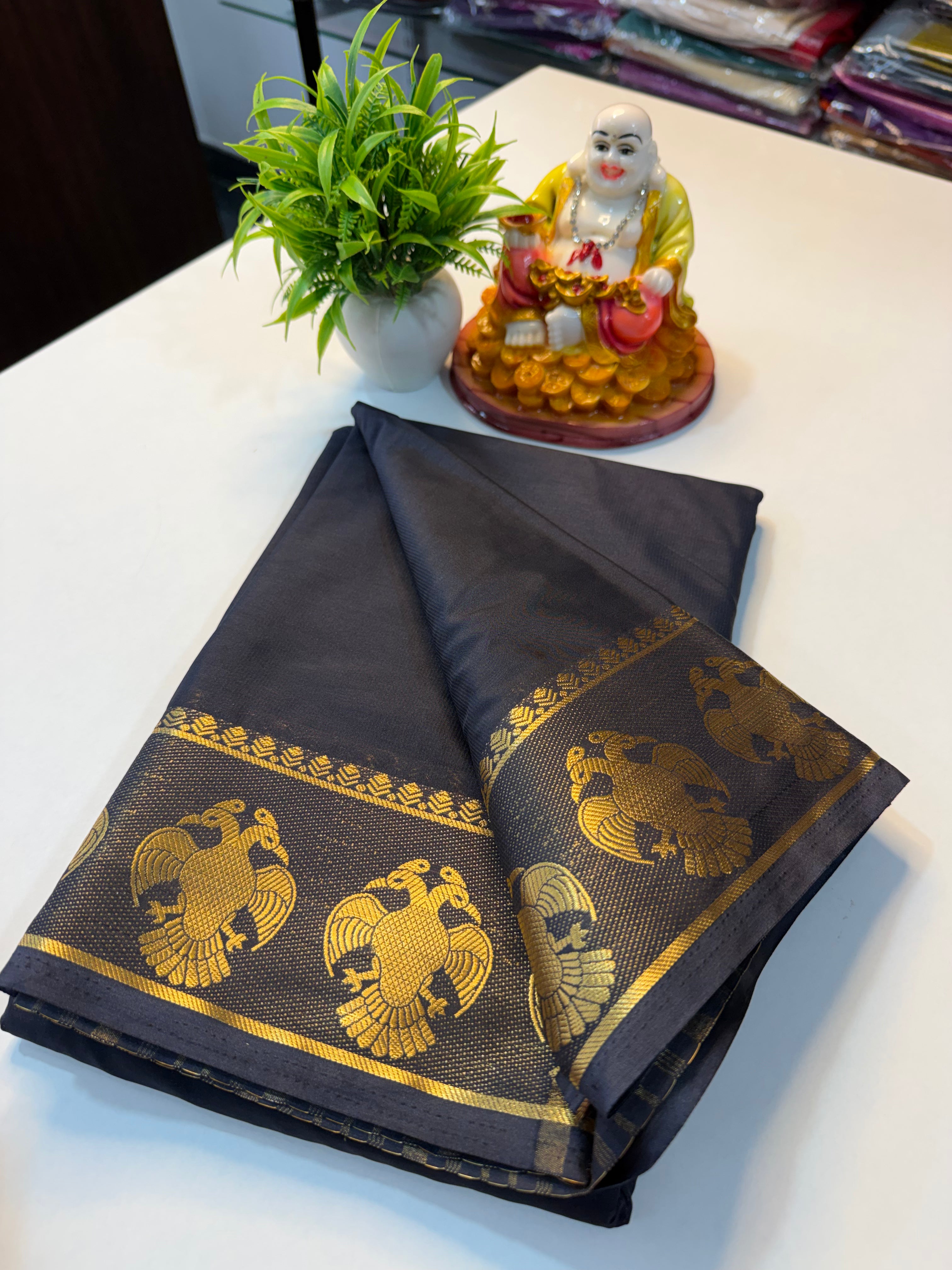 Mysore Crepe Silk Saree with Garuda Border &amp; Chit Pallu…