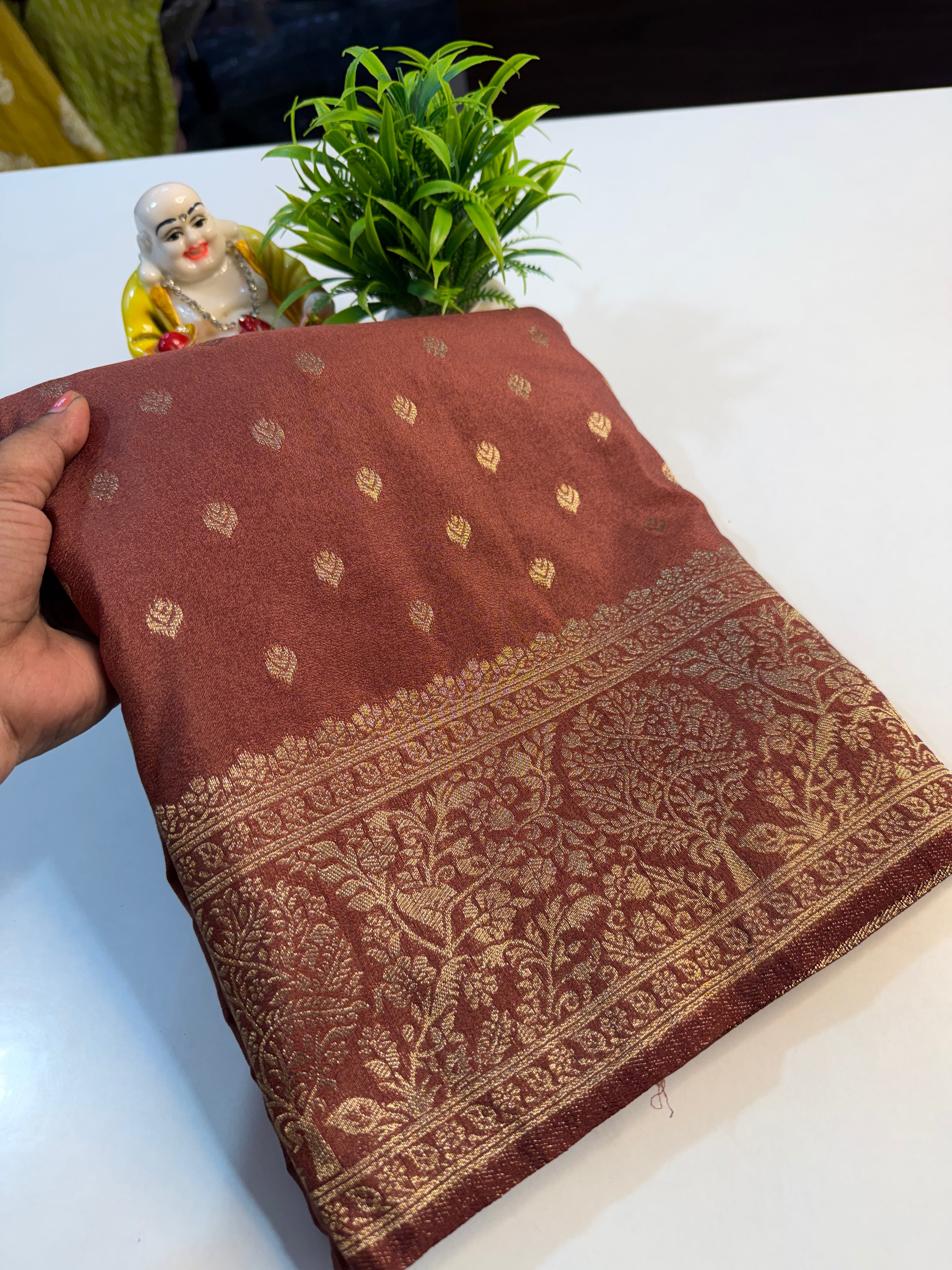 Premium Georgette Saree with Buttas, Rich Pallu & Butta Blouse…