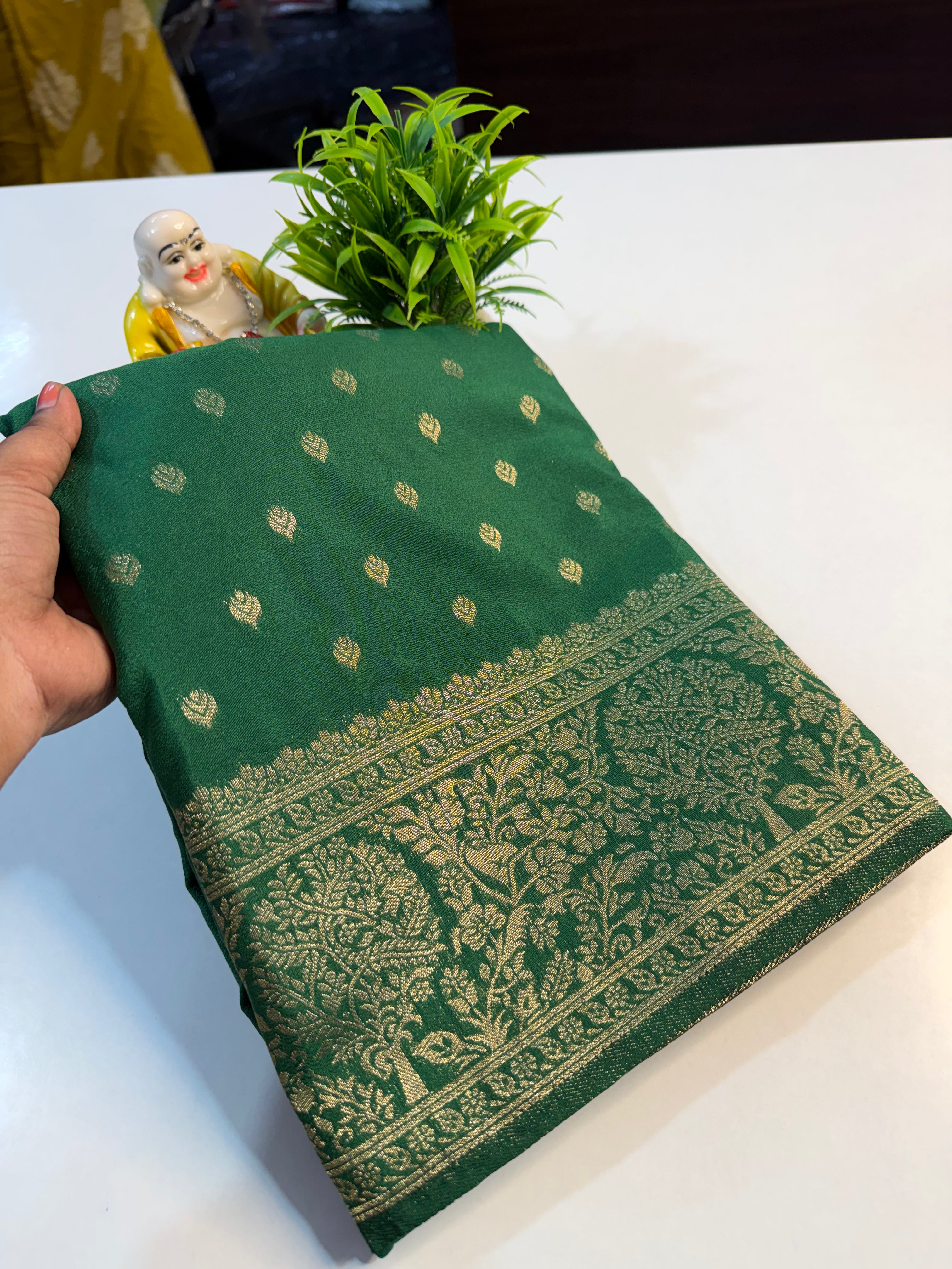 Premium Georgette Saree with Buttas, Rich Pallu & Butta Blouse…