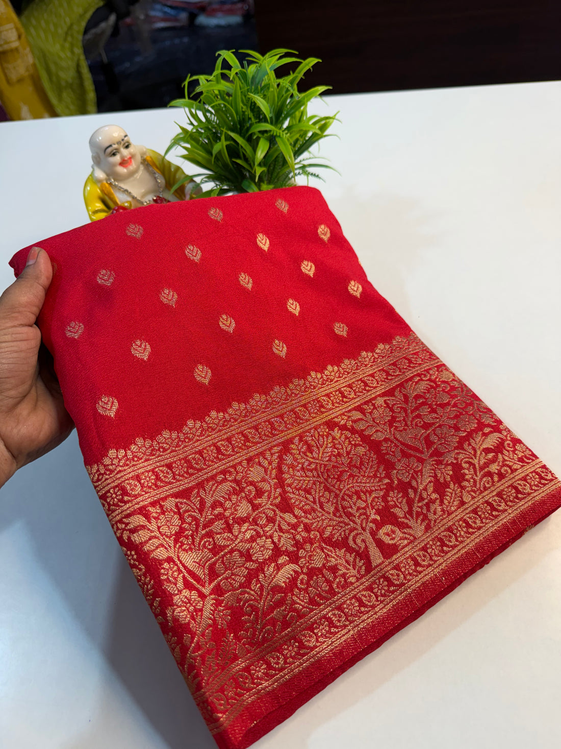 Premium Georgette Saree with Buttas, Rich Pallu & Butta Blouse…