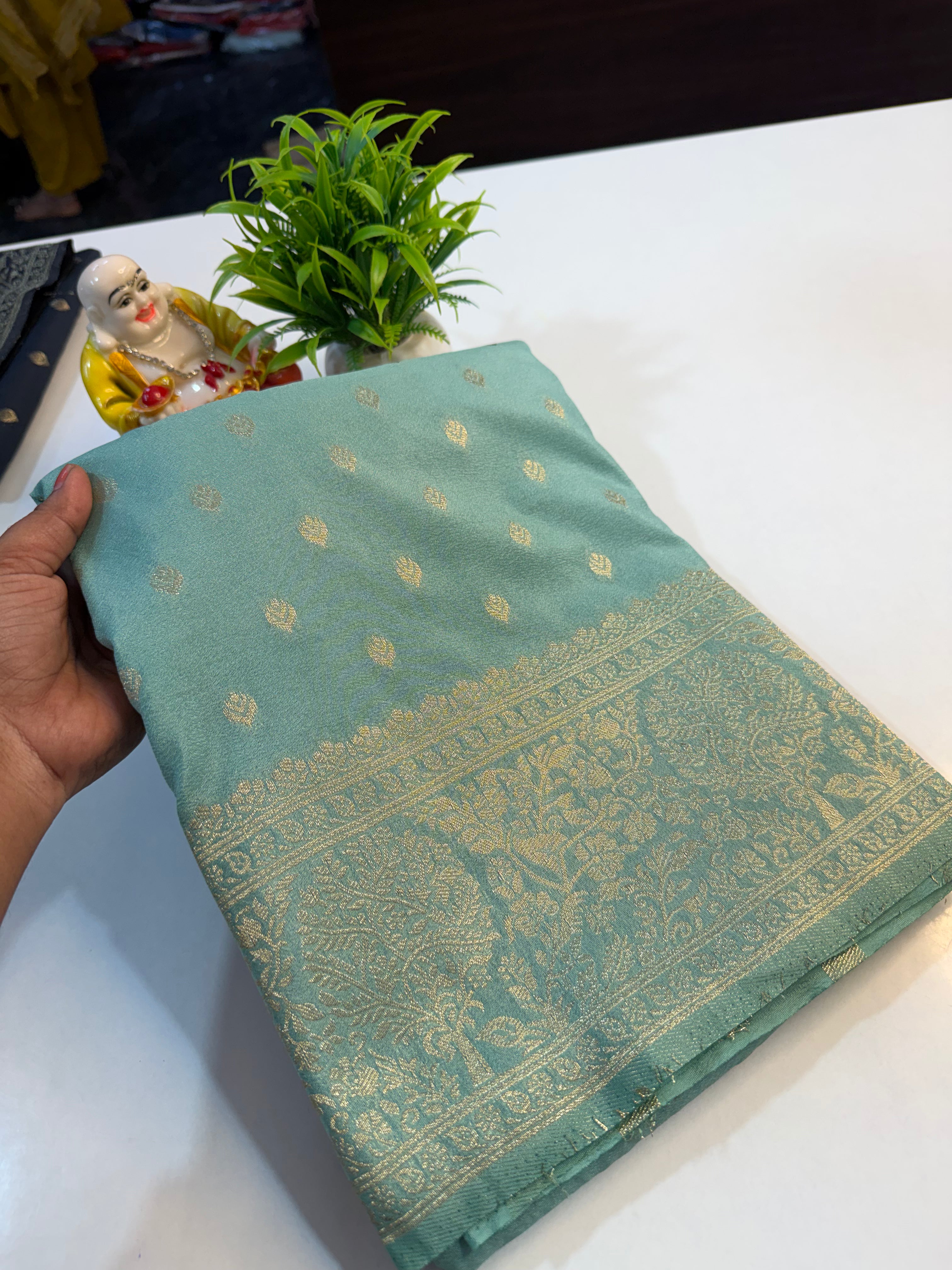 Premium Georgette Saree with Buttas, Rich Pallu & Butta Blouse…