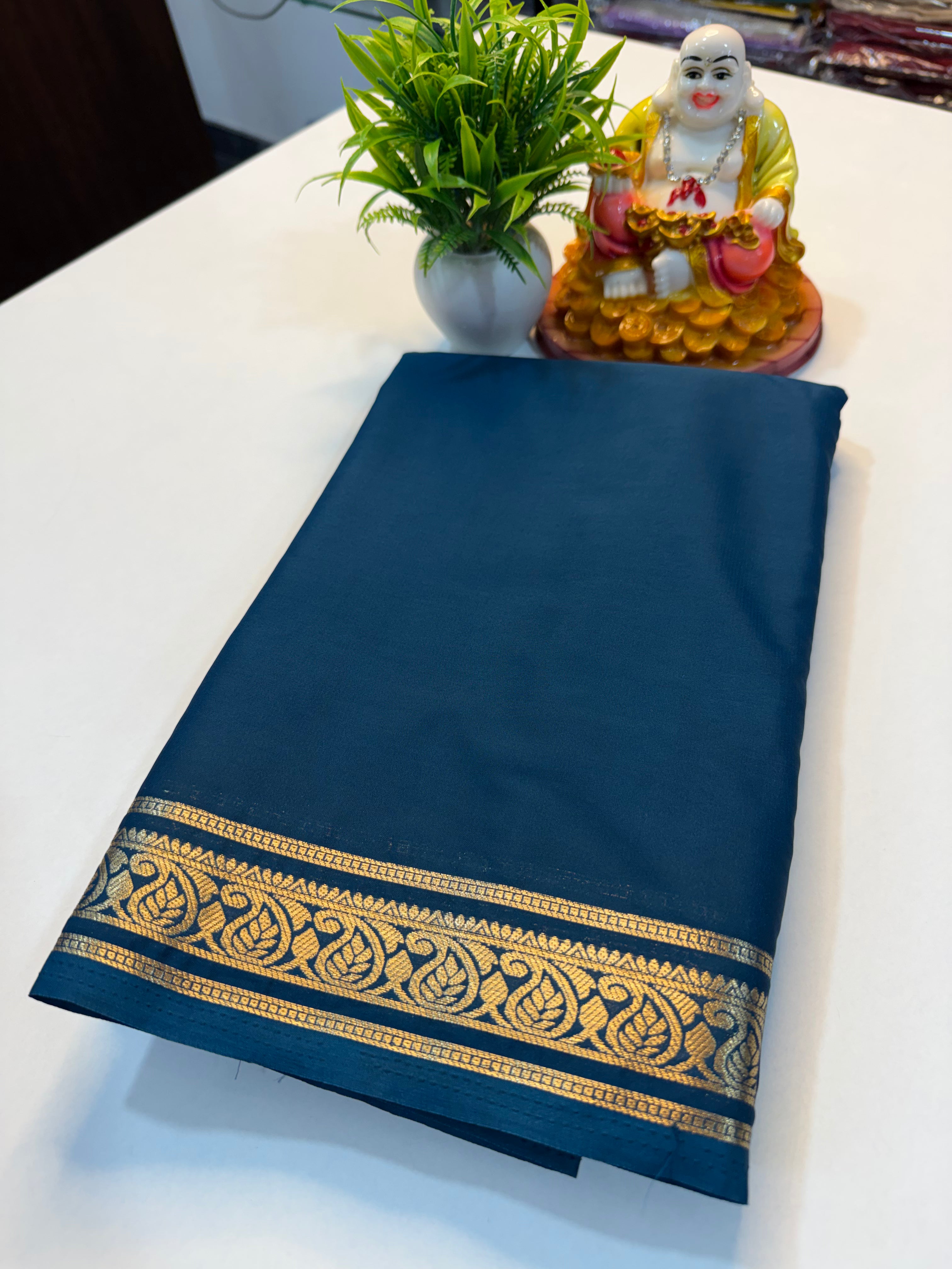 Premium Mysore Crepe Silk Saree with Small Mango Border & Chit Pallu…